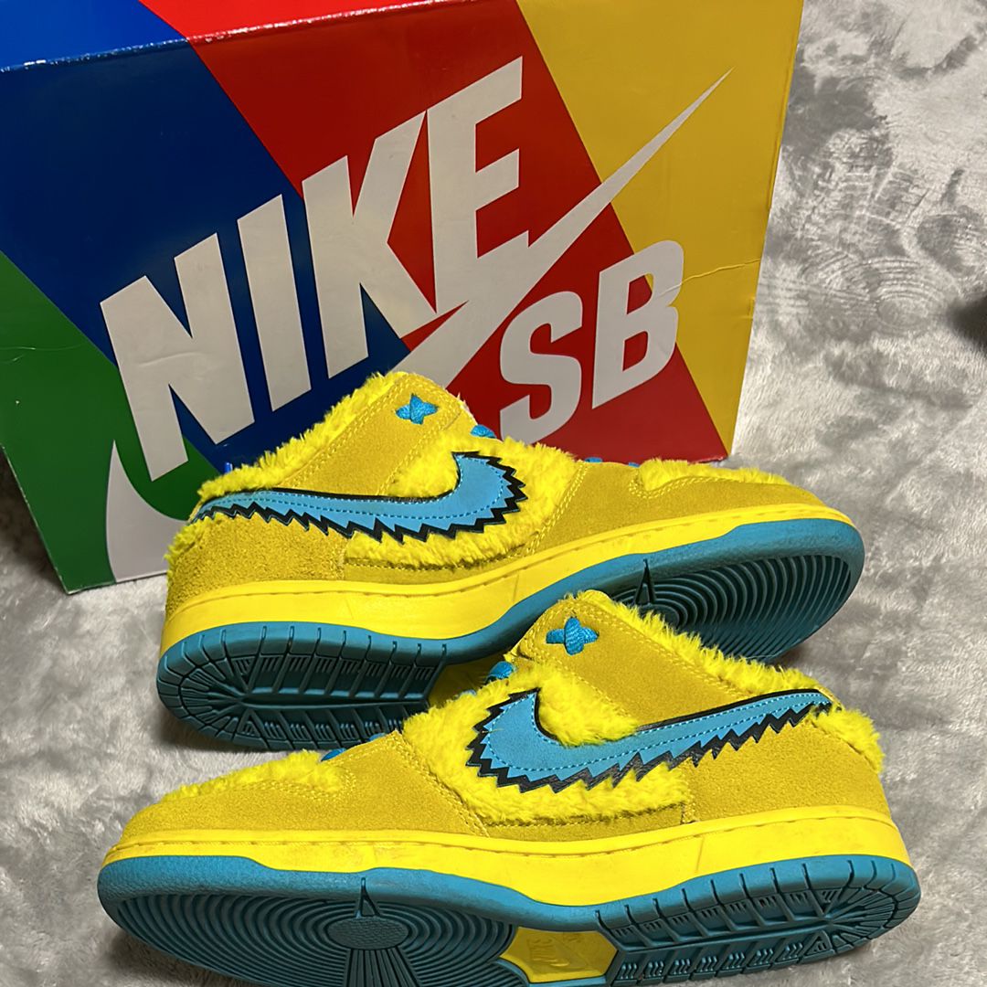Grateful Dead × Nike SB Dunk Low "Yellow Bear"