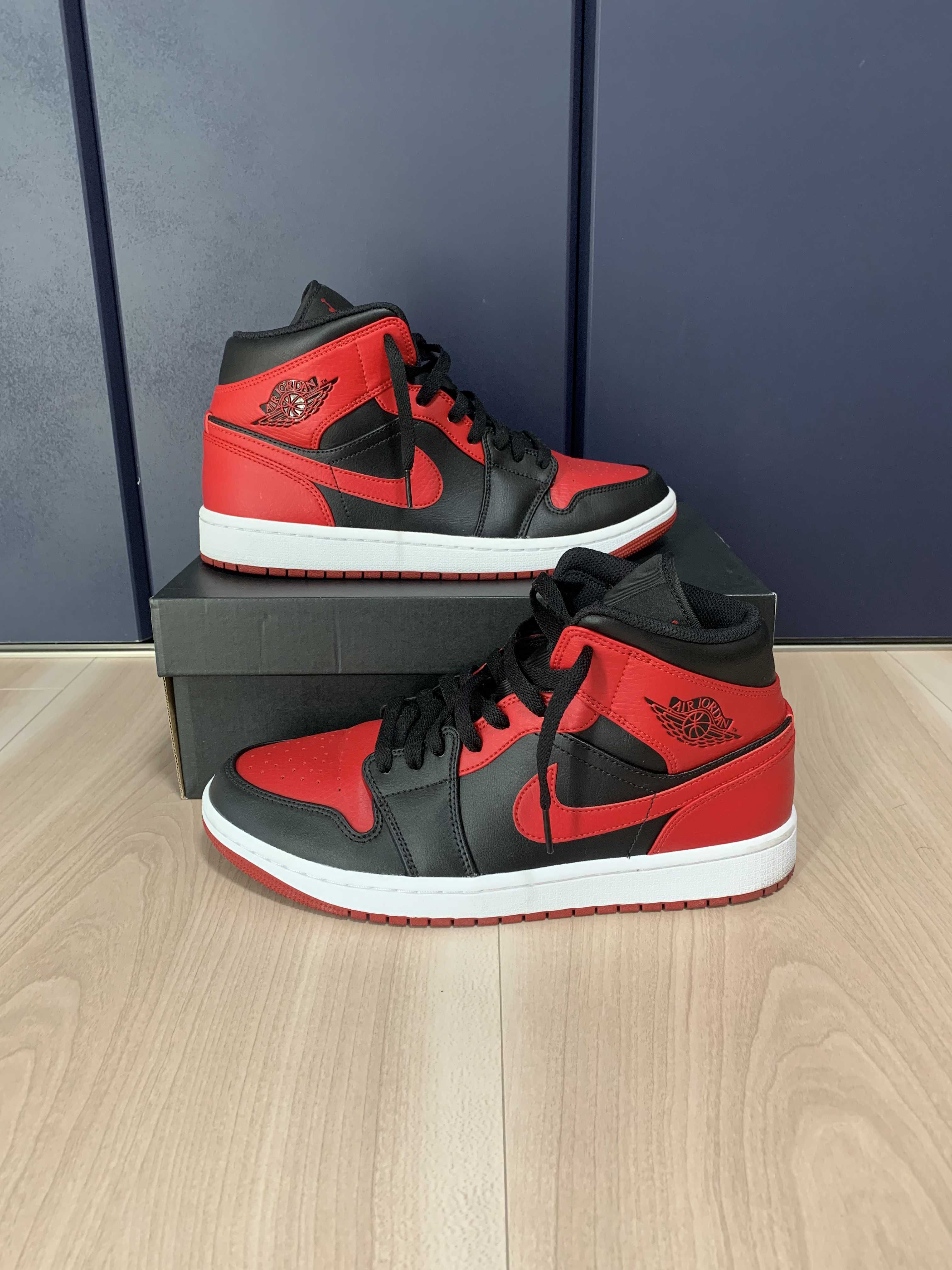 Nike Air Jordan 1 Mid "Bred"