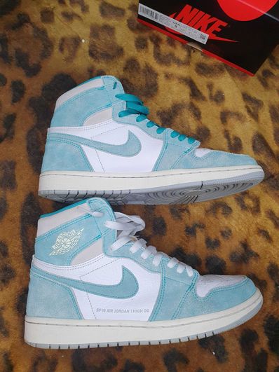 Nike Air Jordan 1 Retro High OG "Turbo Green"