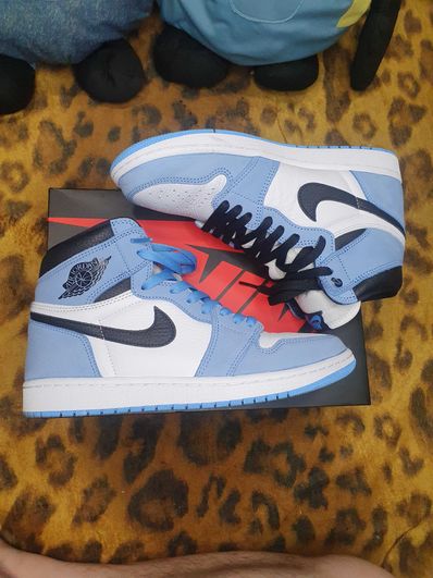 Nike Air Jordan 1 High OG "University Blue"