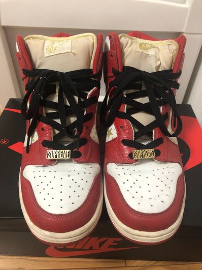 Supreme × Nike SB Dunk High "Red Stars"