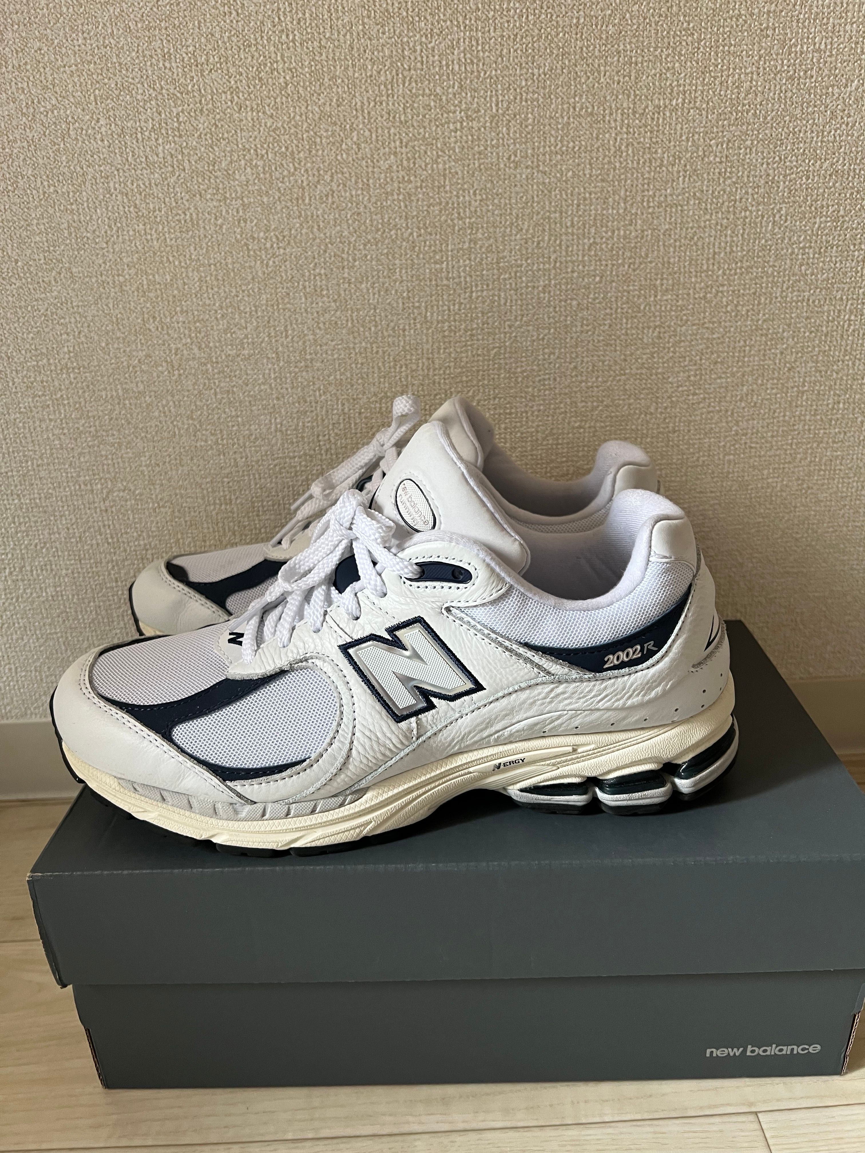 New Balance 2002R "White/Navy"