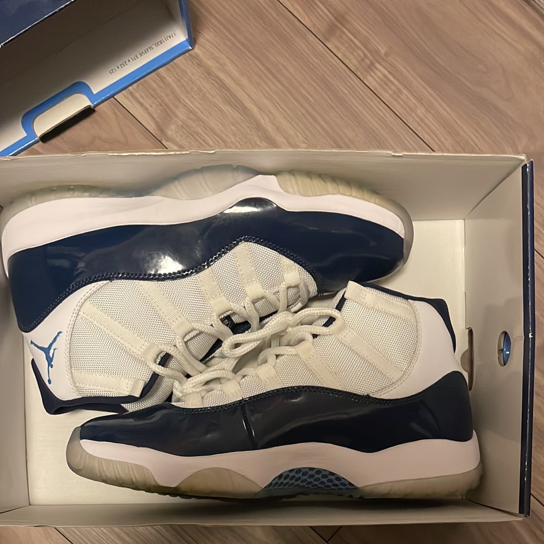 Nike Air Jordan 11 Retro "UNC Win Like 82"