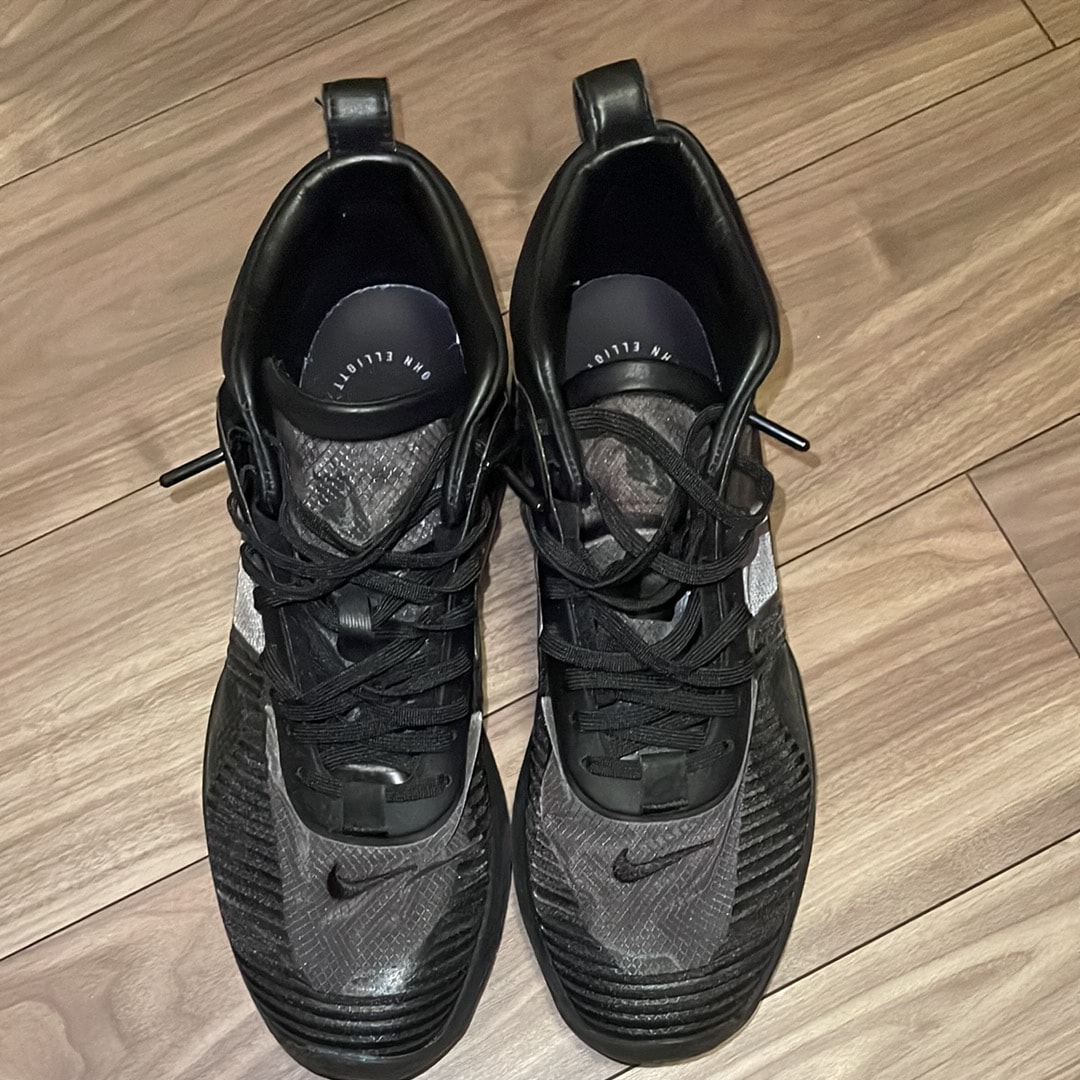 【NIKE】レブロン・ジェームズ最新モデル HF0700-900 新品未使用品 NIKE】レブロン・ジェームズ最新モデル HF0700-900 新品未使用品