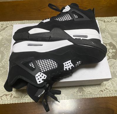 Nike Air Jordan 4 Retro "White Thunder"