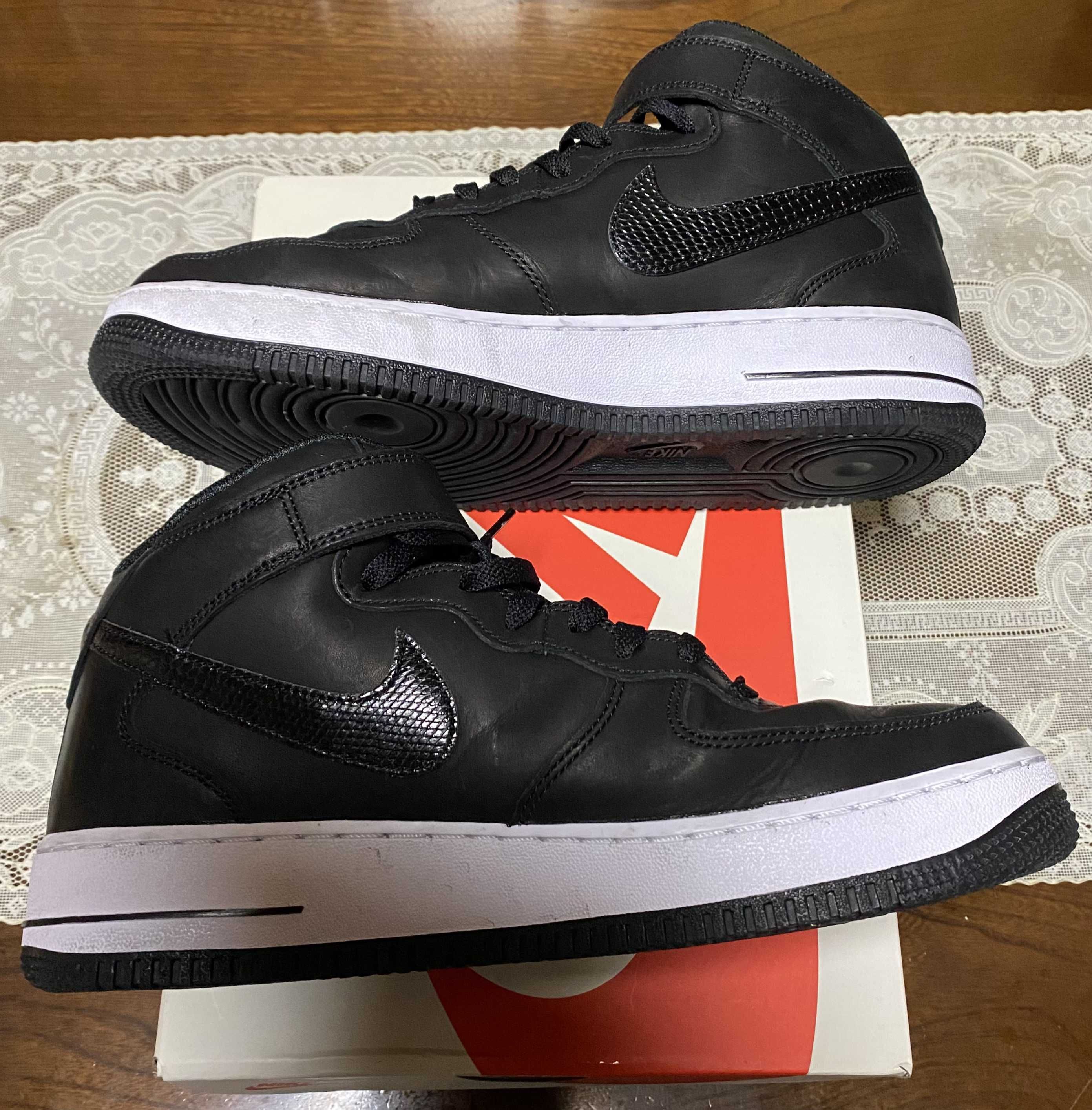 Stussy × Nike Air Force 1 Mid "Black/Black"