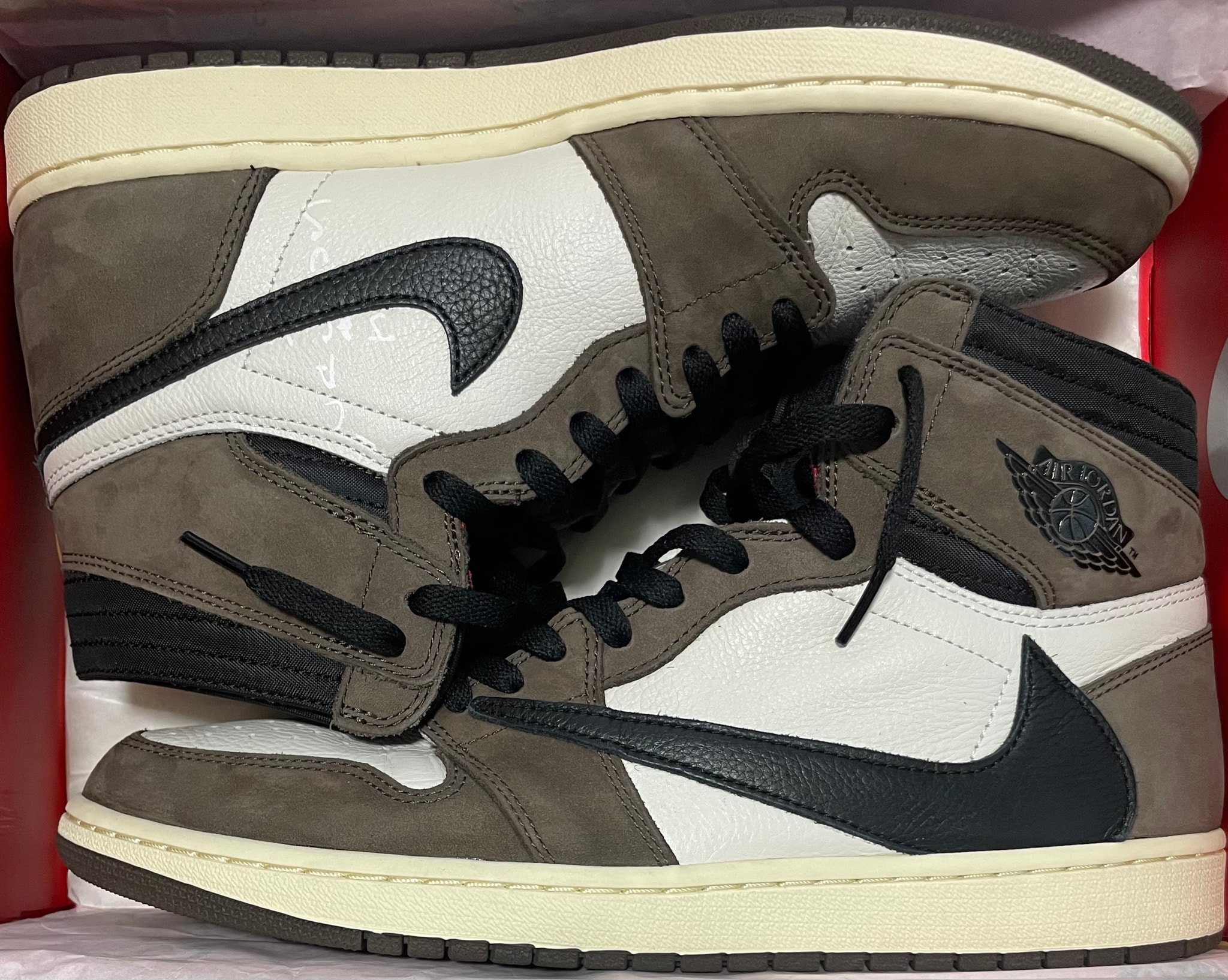 Travis Scott × Nike Air Jordan 1 Retro High OG TS SP "Sail/Dark Mocha"