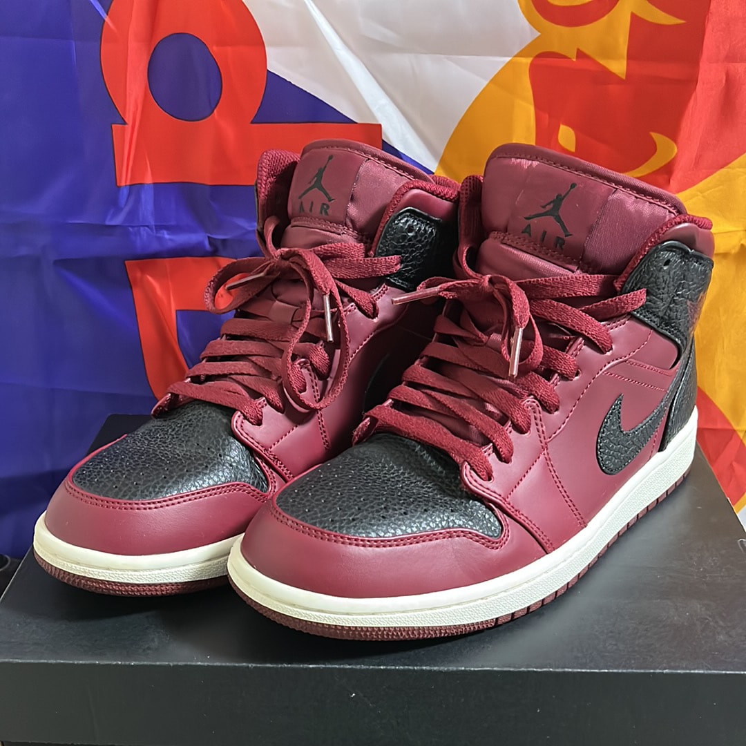 NIKE AIR JORDAN 1 RETRO MID TEAM RED BLACK
