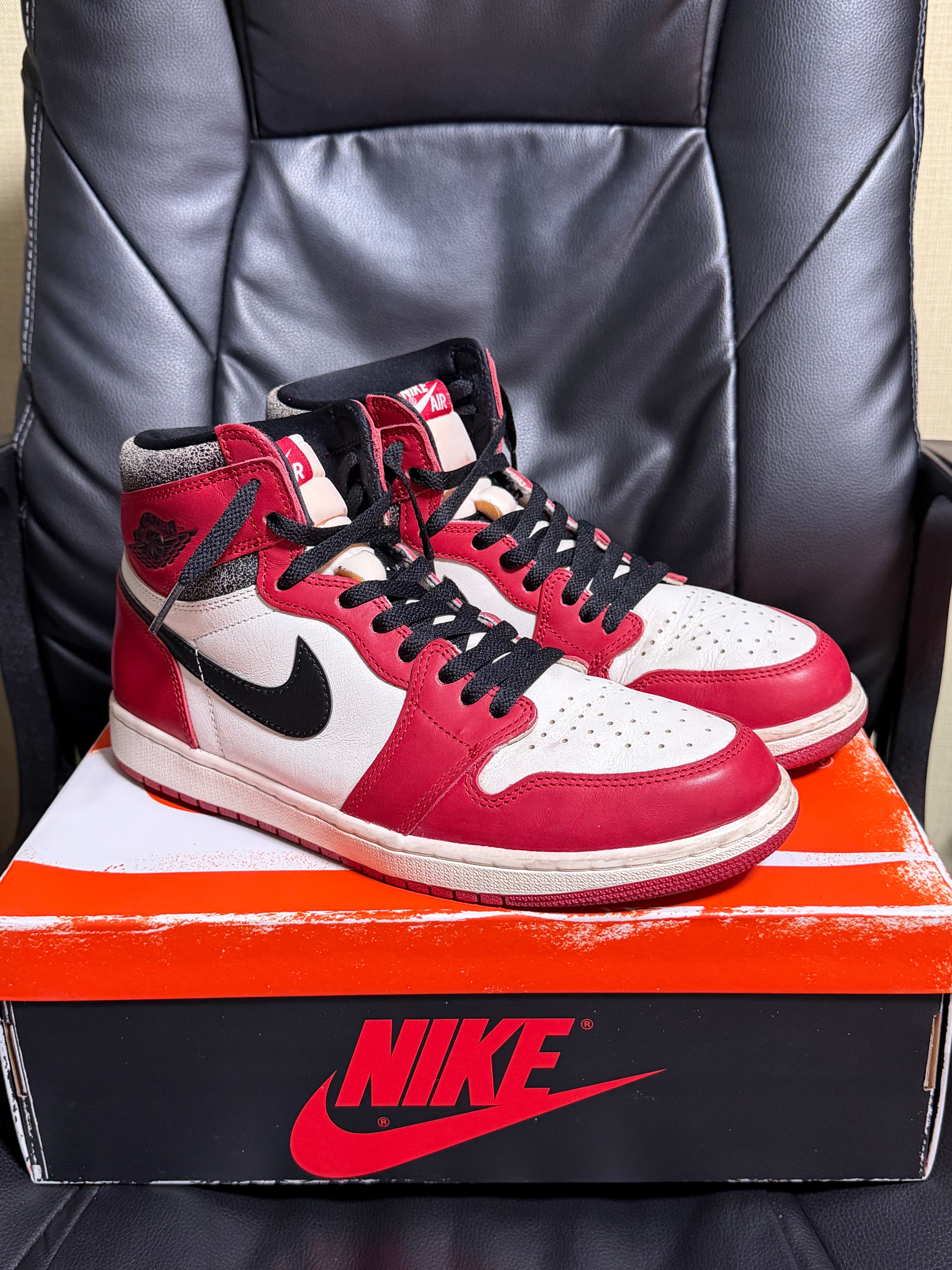 Nike Air Jordan 1 High OG "Lost & Found/Chicago"