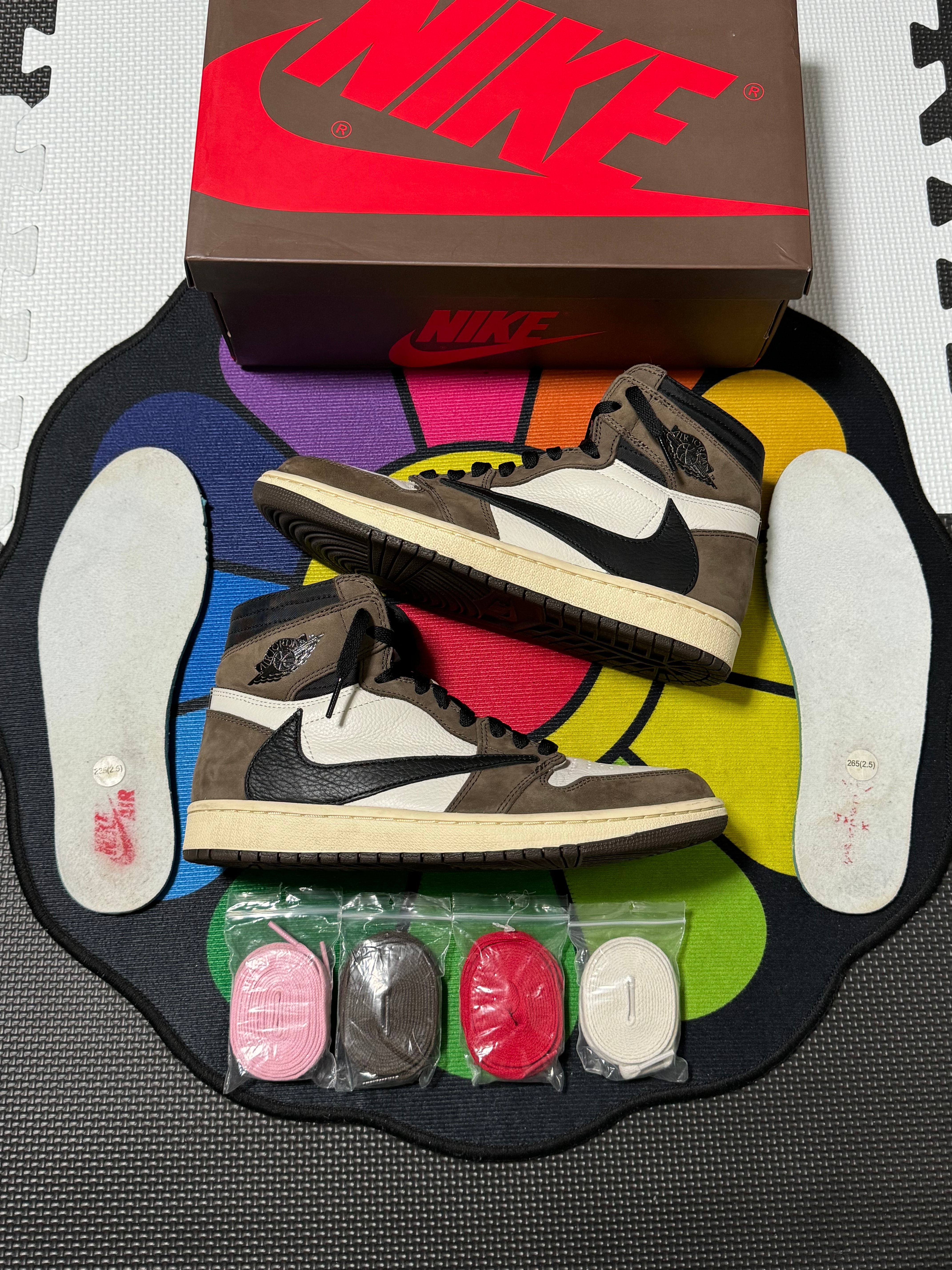 Travis Scott × Nike Air Jordan 1 Retro High OG TS SP "Sail/Dark Mocha"