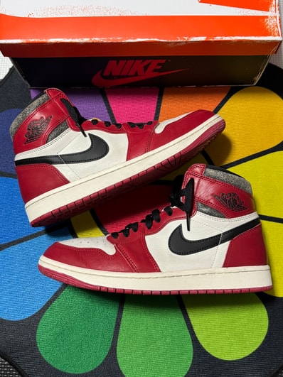 Nike Air Jordan 1 High OG "Lost & Found/Chicago"