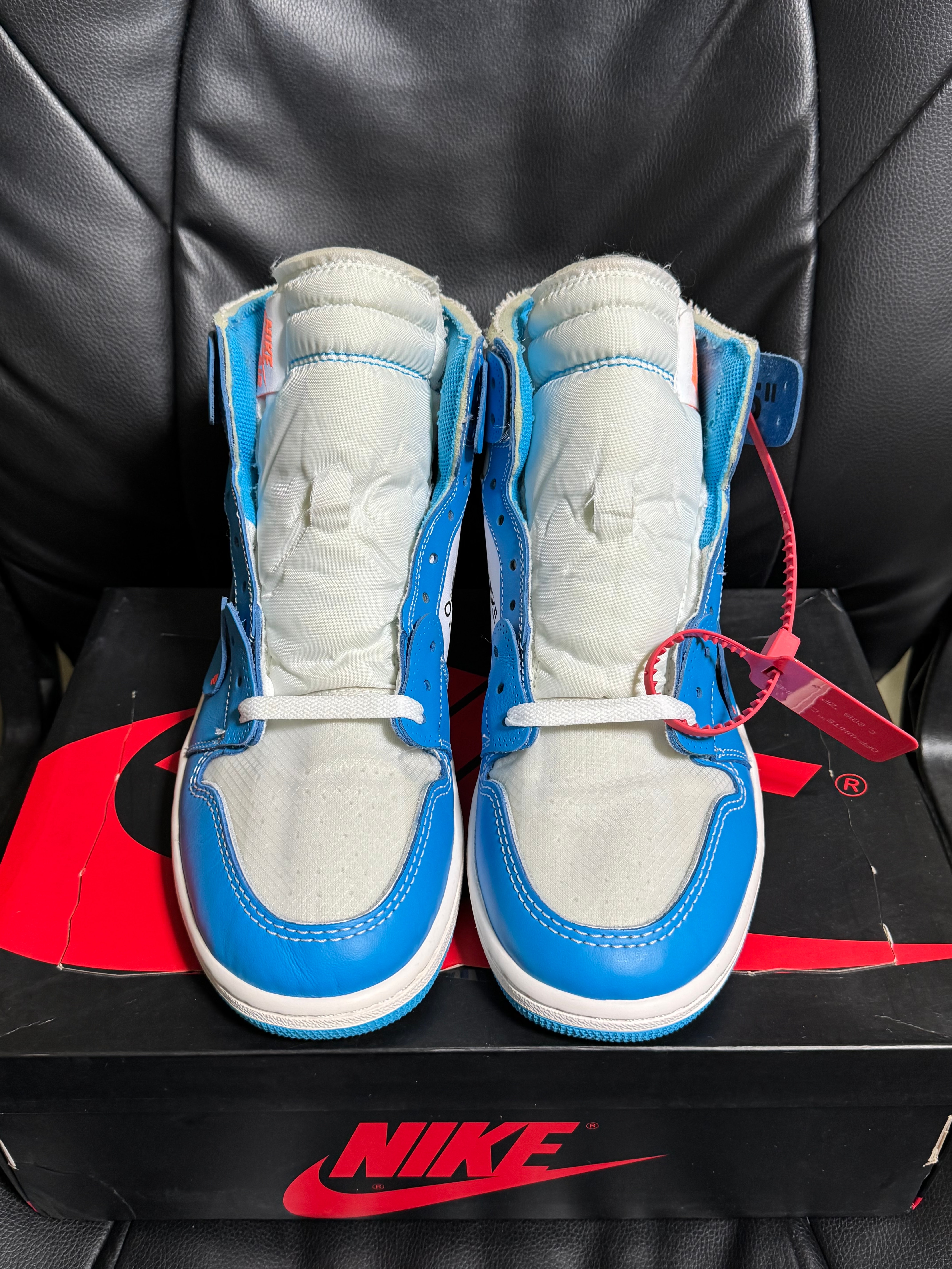 オフホワイト×ナイキ エアジョーダン1 ハイ UNC "ホワイト/ダーク パウダー ブルー"