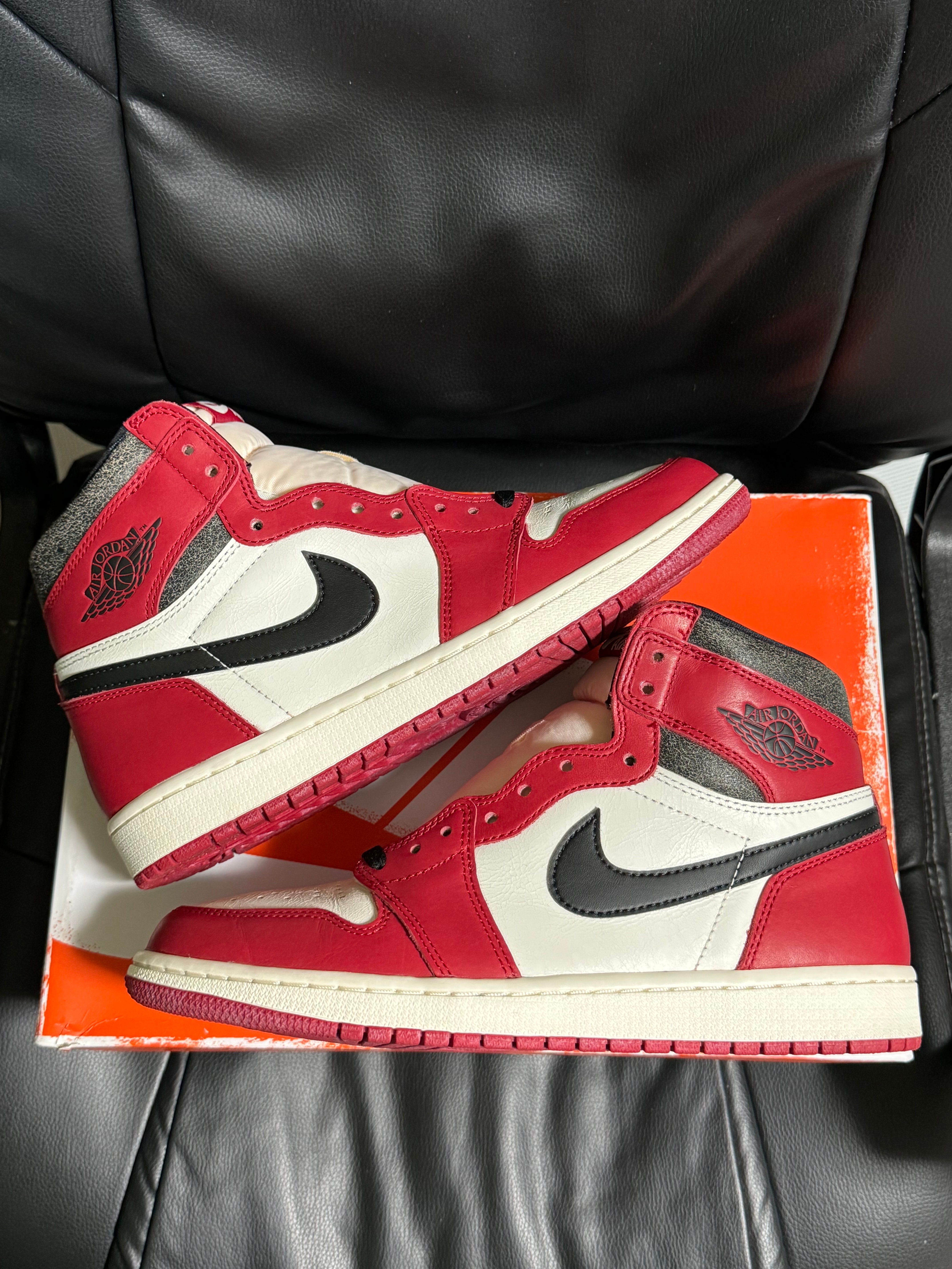 Nike Air Jordan 1 High OG "Lost & Found/Chicago"