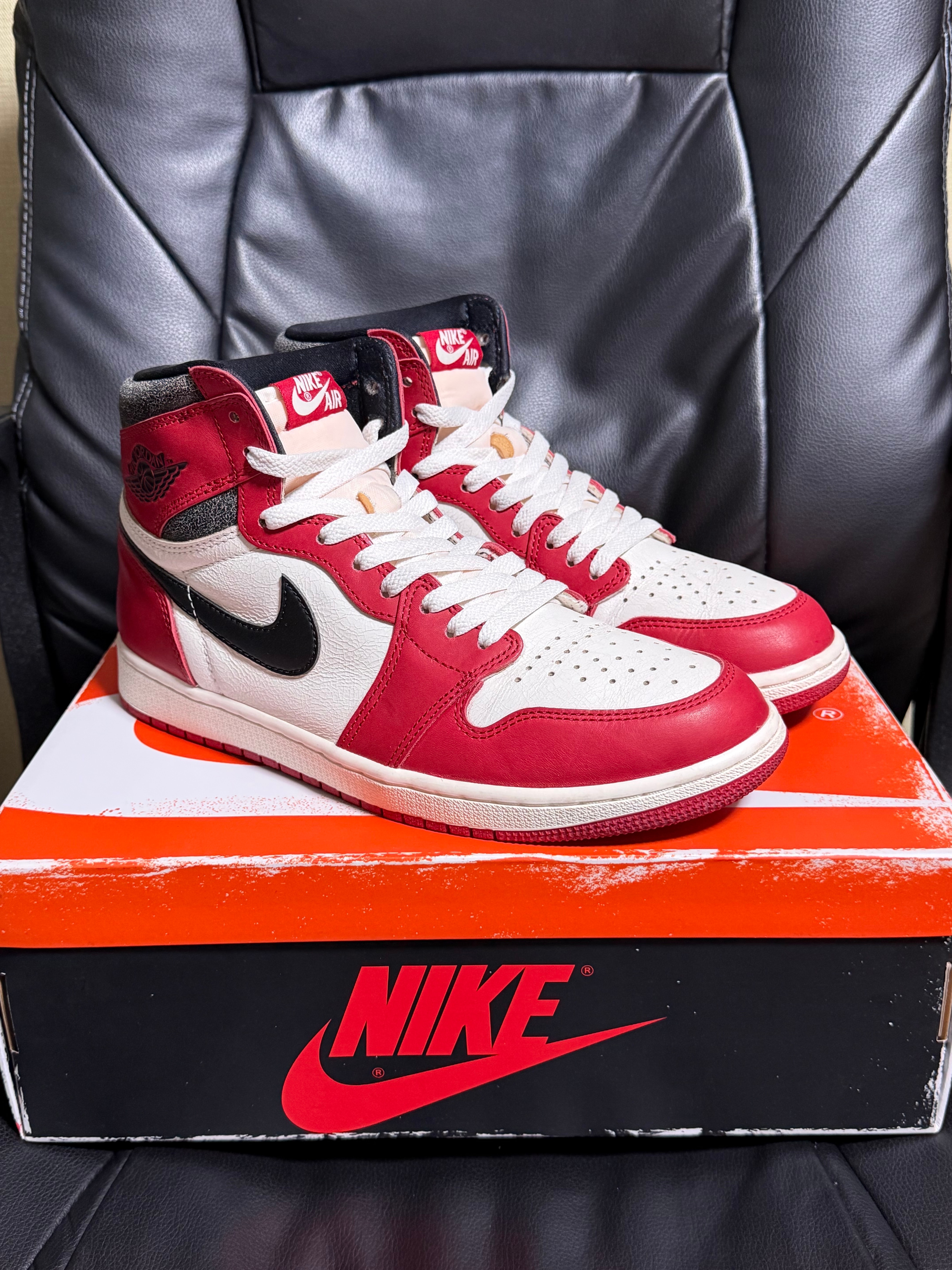 Nike Air Jordan 1 High OG "Lost & Found/Chicago"