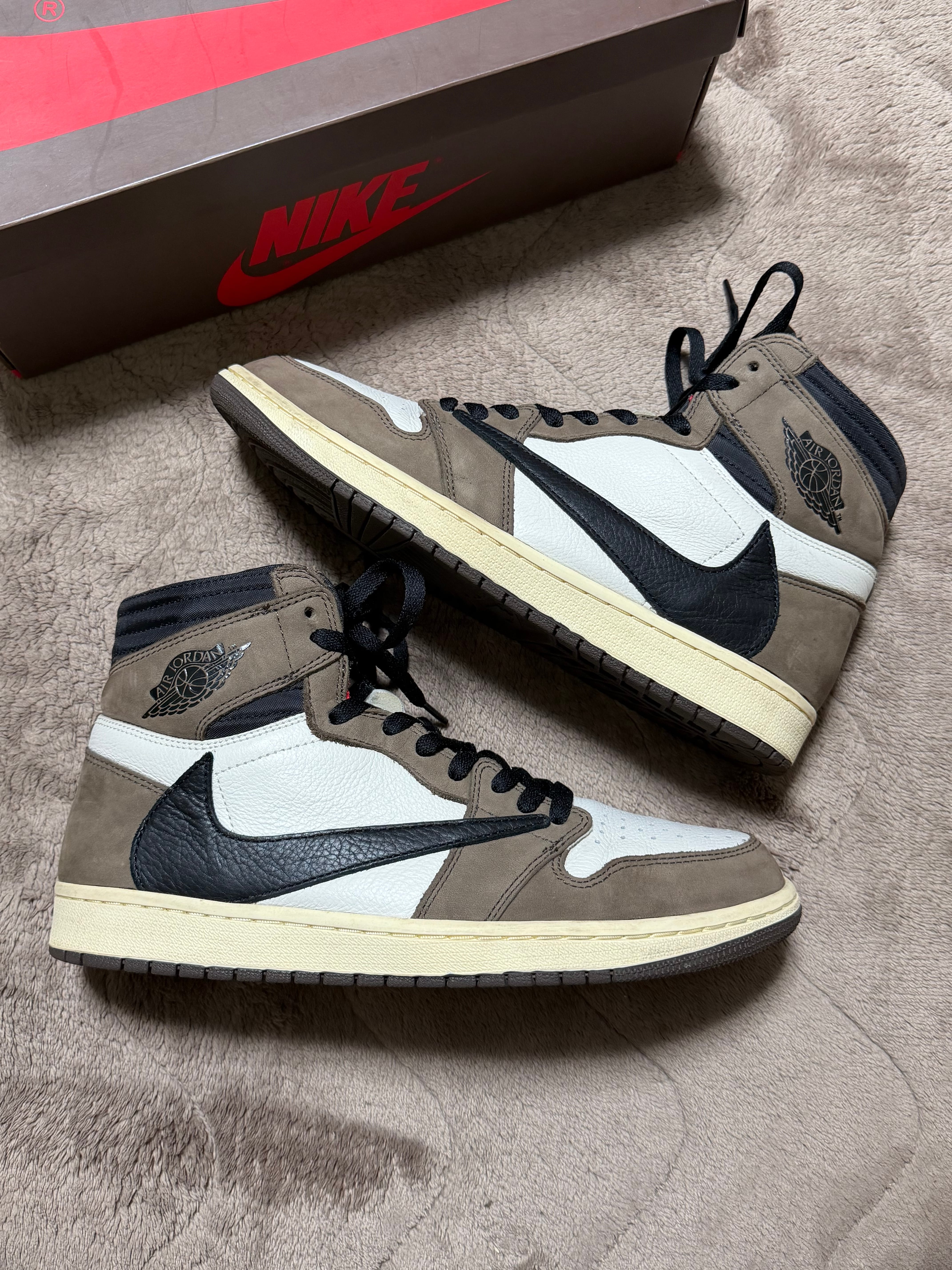 Travis Scott × Nike Air Jordan 1 Retro High OG TS SP "Sail/Dark Mocha"