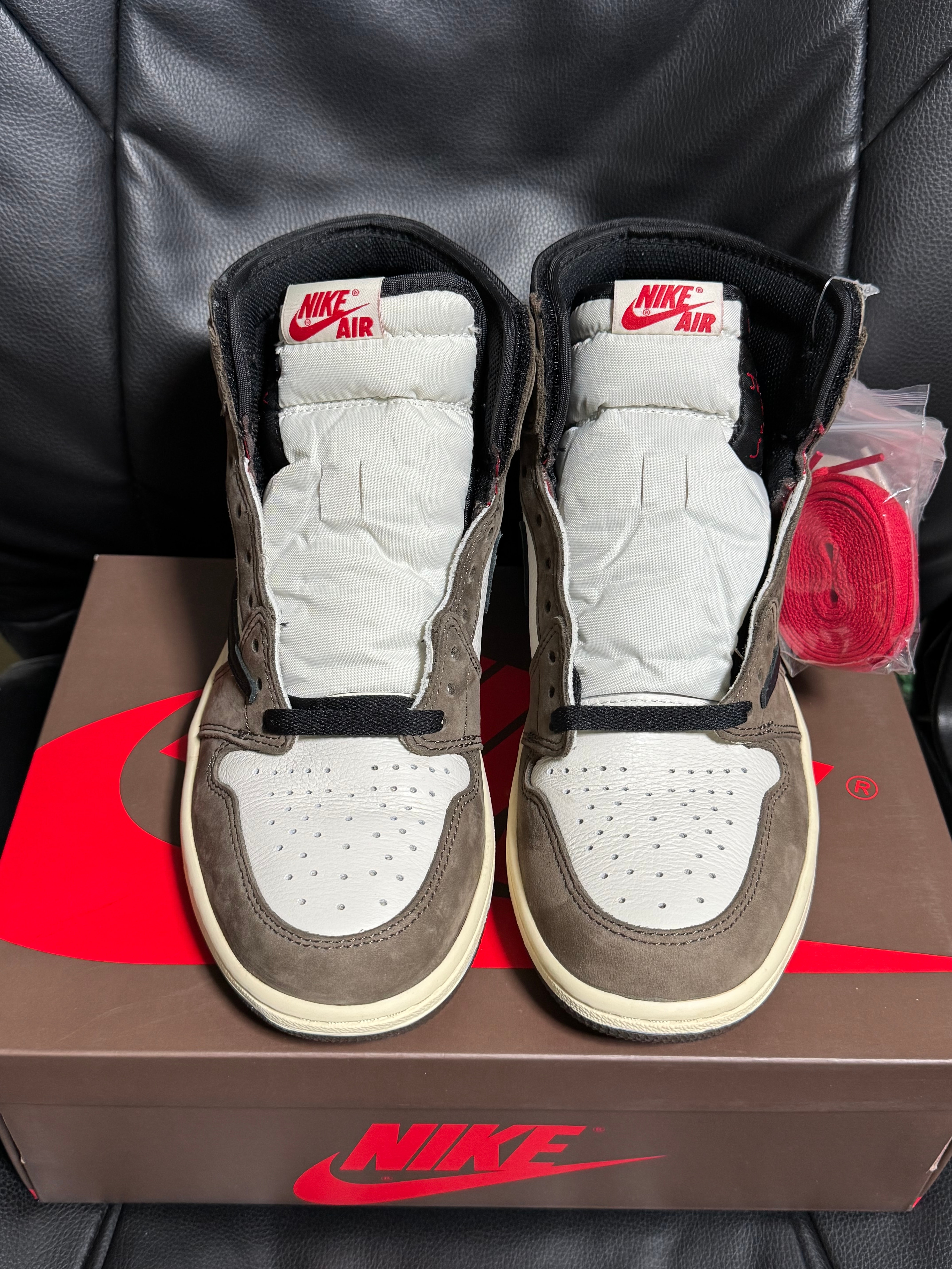 Travis Scott × Nike Air Jordan 1 Retro High OG TS SP "Sail/Dark Mocha"
