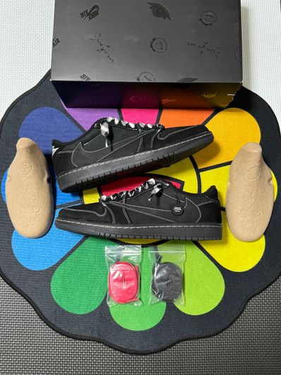 Travis Scott × Nike Air Jordan 1 Low OG SP "Black Phantom"