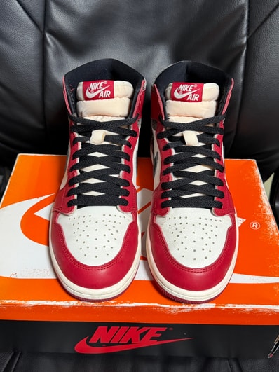 Nike Air Jordan 1 High OG "Lost & Found/Chicago"