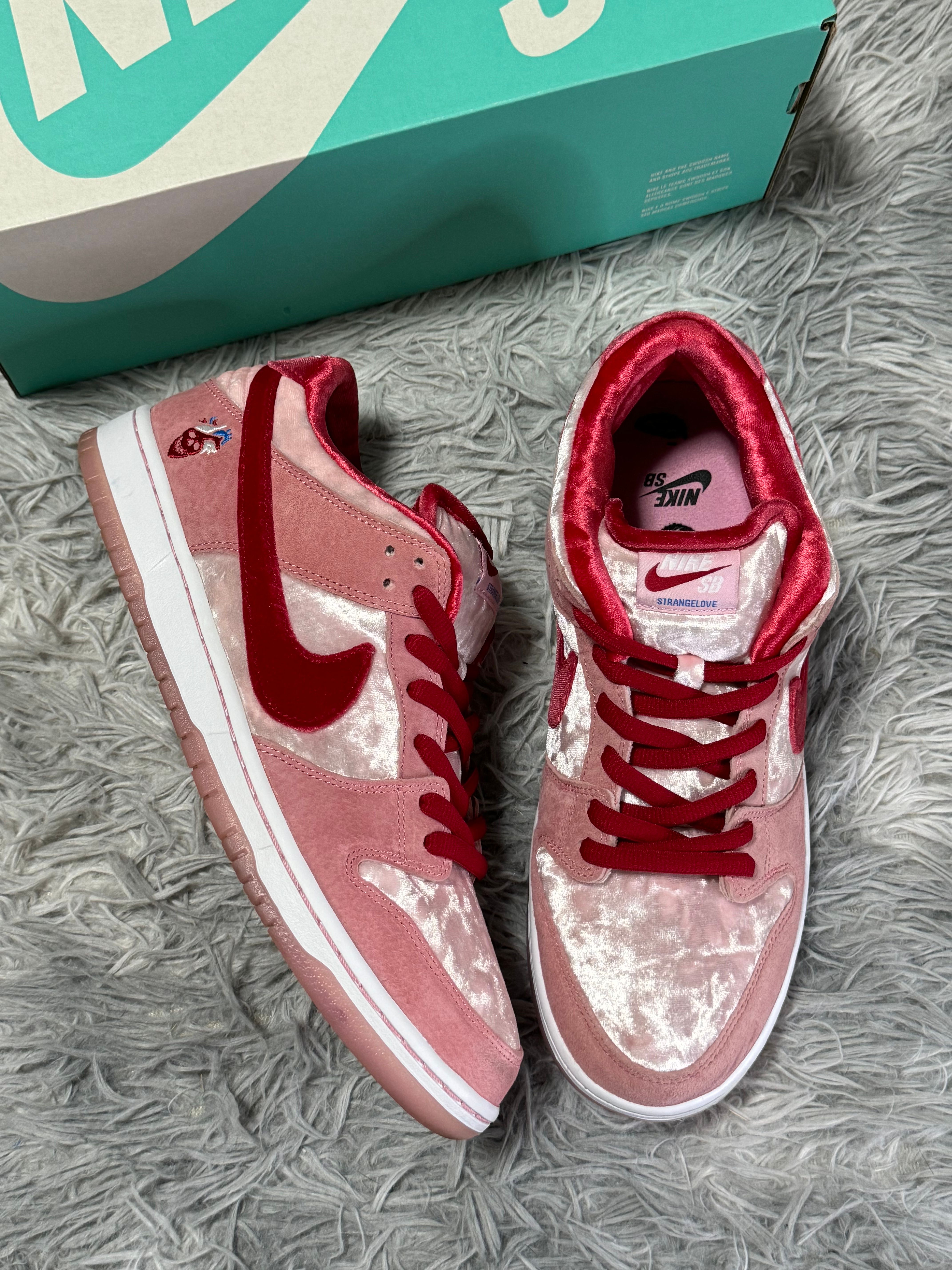 Strangelove × Nike SB Dunk Low "Valentine’s Day"