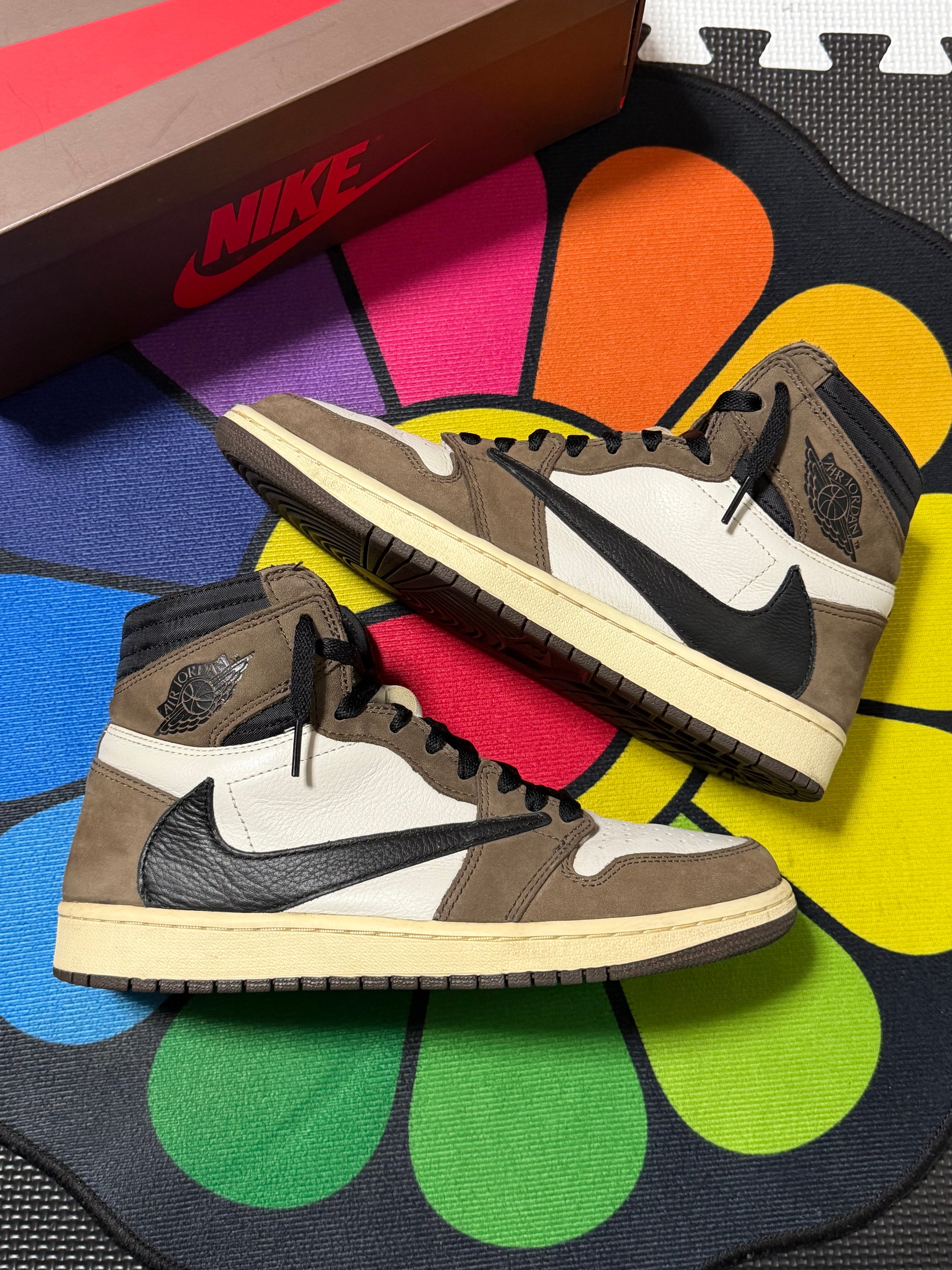 Travis Scott × Nike Air Jordan 1 Retro High OG TS SP "Sail/Dark Mocha"