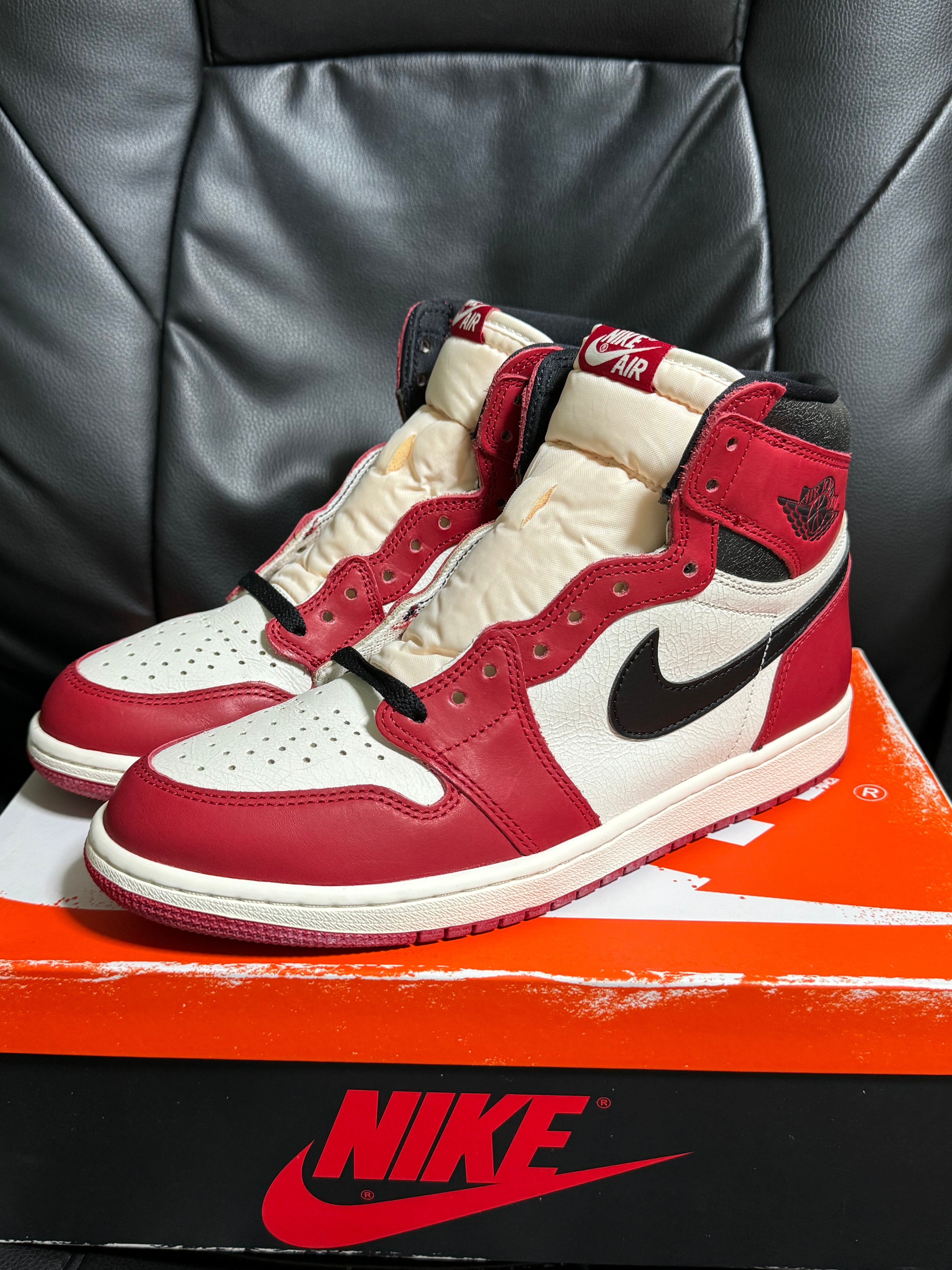 Nike Air Jordan 1 High OG "Lost & Found/Chicago"