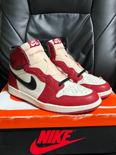 Nike Air Jordan 1 High OG "Lost & Found/Chicago"
