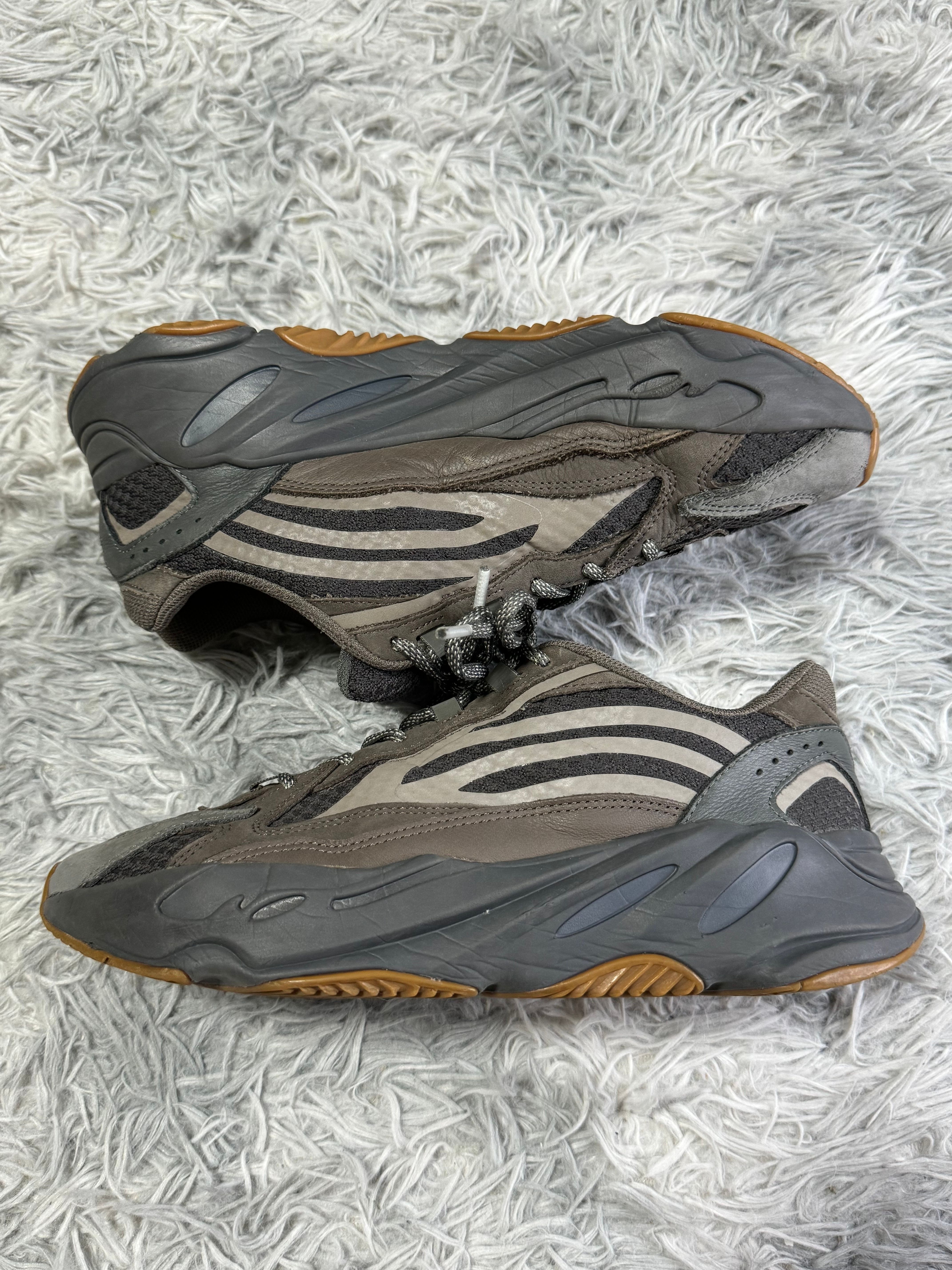 ADIDAS ORIGINALS YEEZY BOOST 700 V2 "GEODE"
