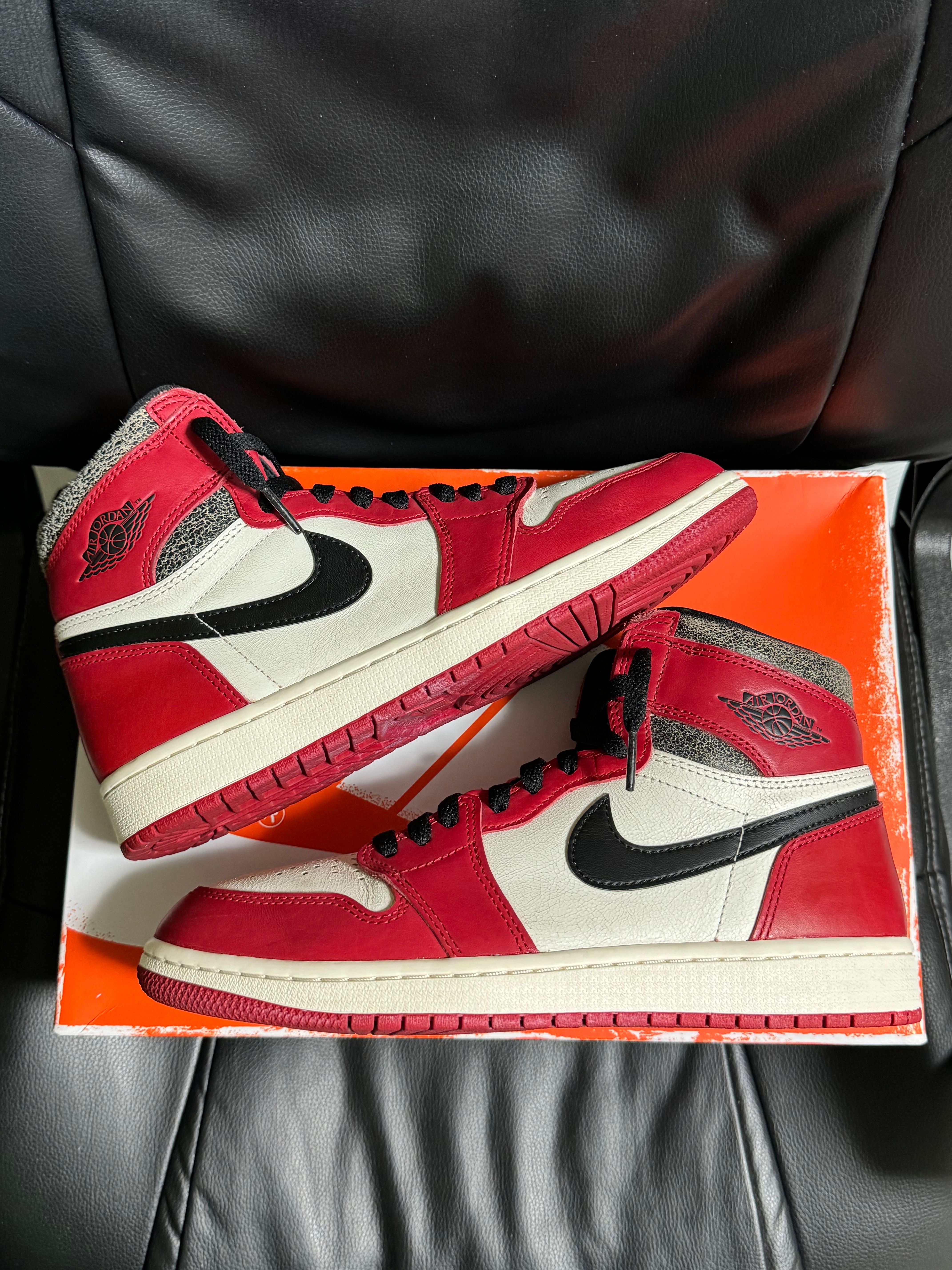 Nike Air Jordan 1 High OG "Lost & Found/Chicago"
