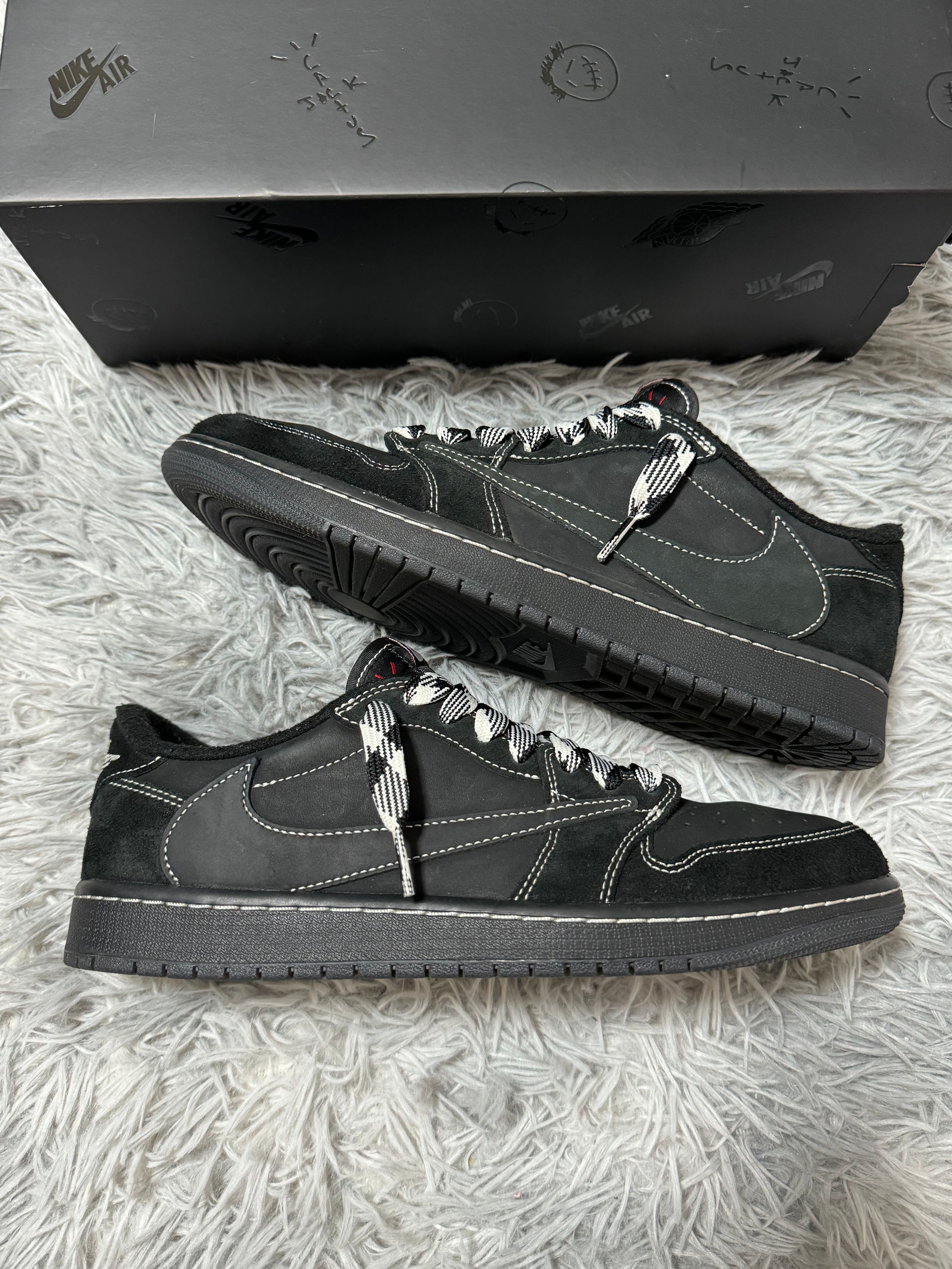 Travis Scott × Nike Air Jordan 1 Low OG SP "Black Phantom"