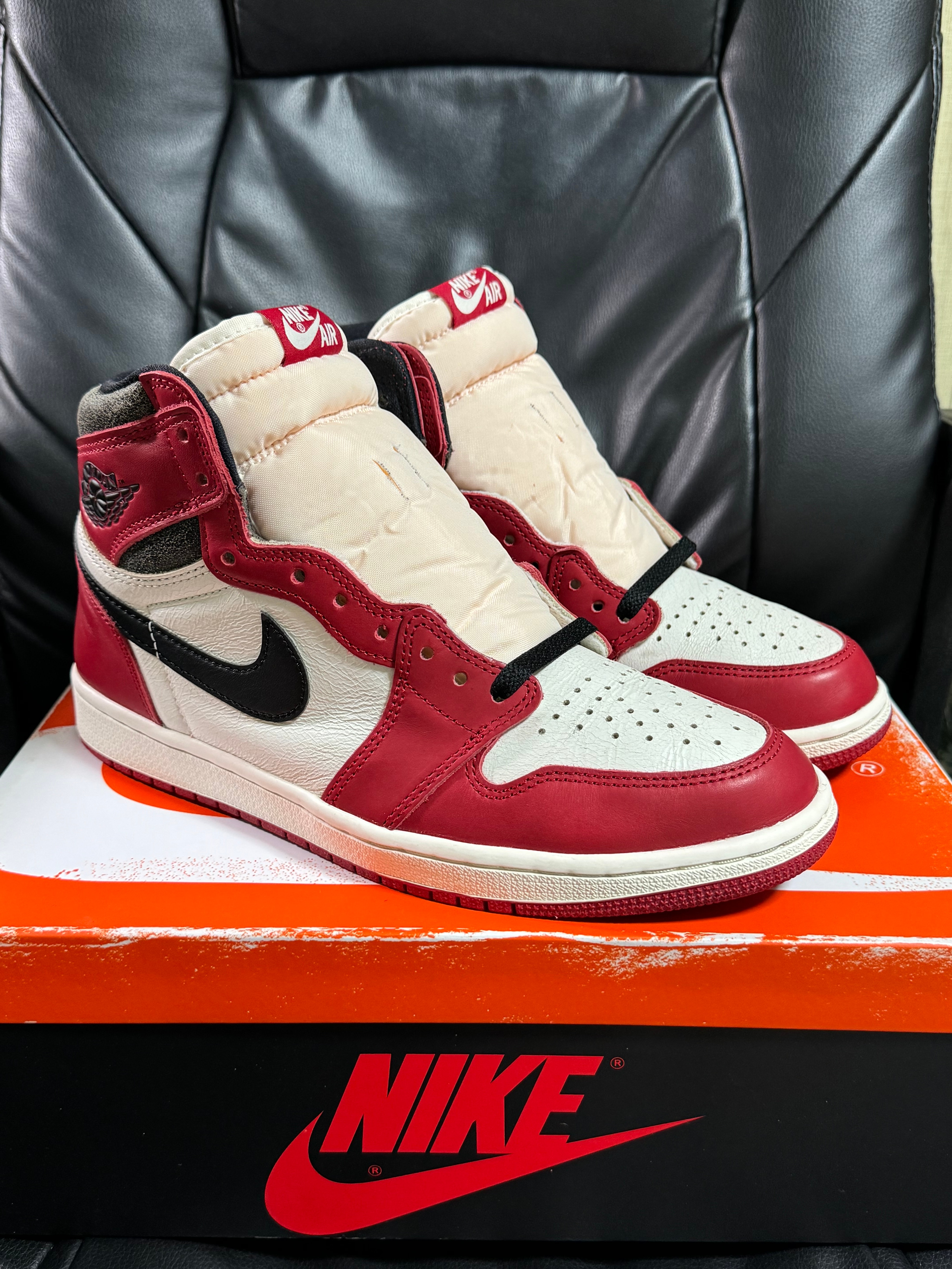Nike Air Jordan 1 High OG "Lost & Found/Chicago"