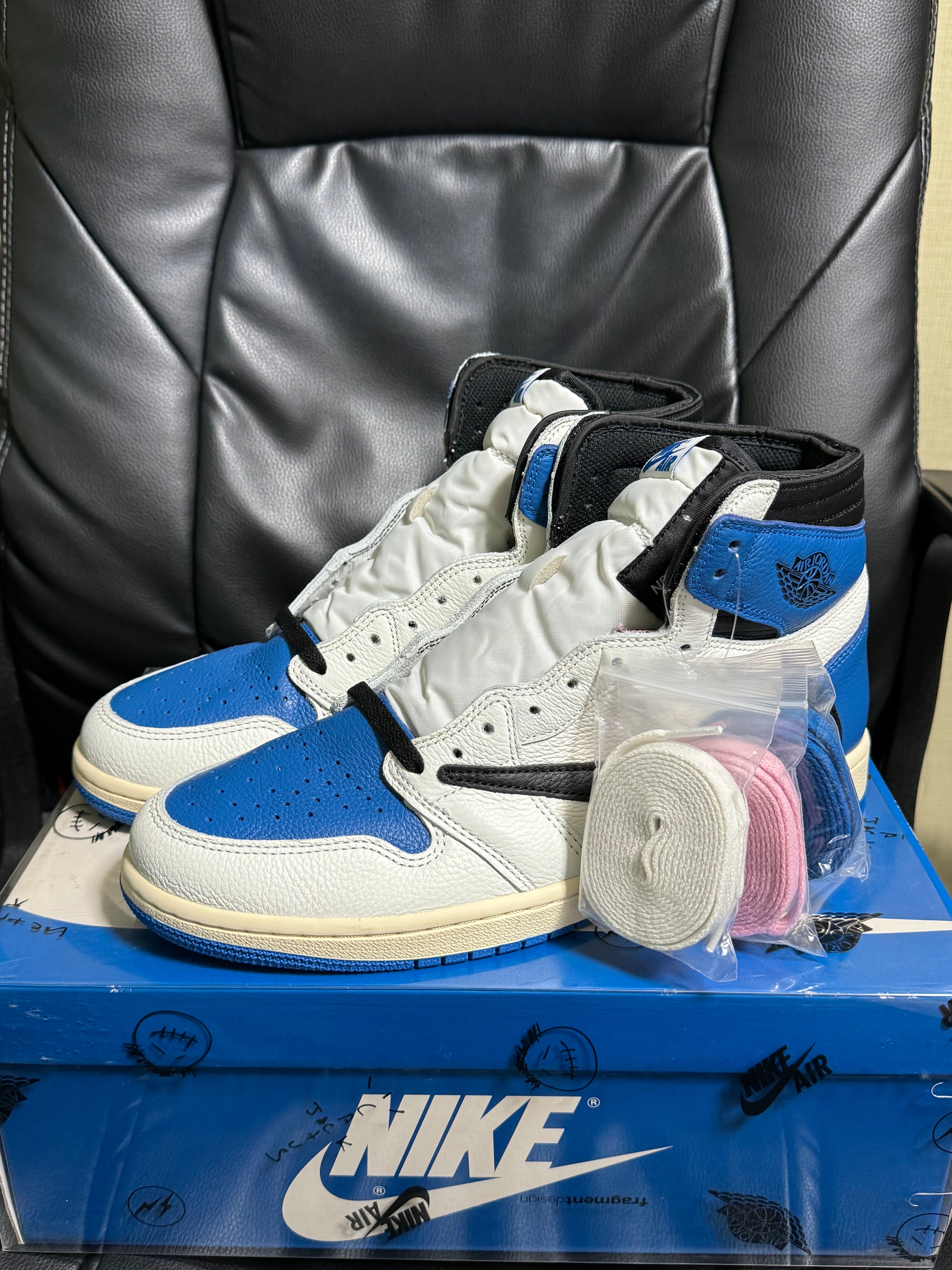 Travis Scott × fragment design × Nike Air Jordan 1 Retro High OG SP "Military Blue"