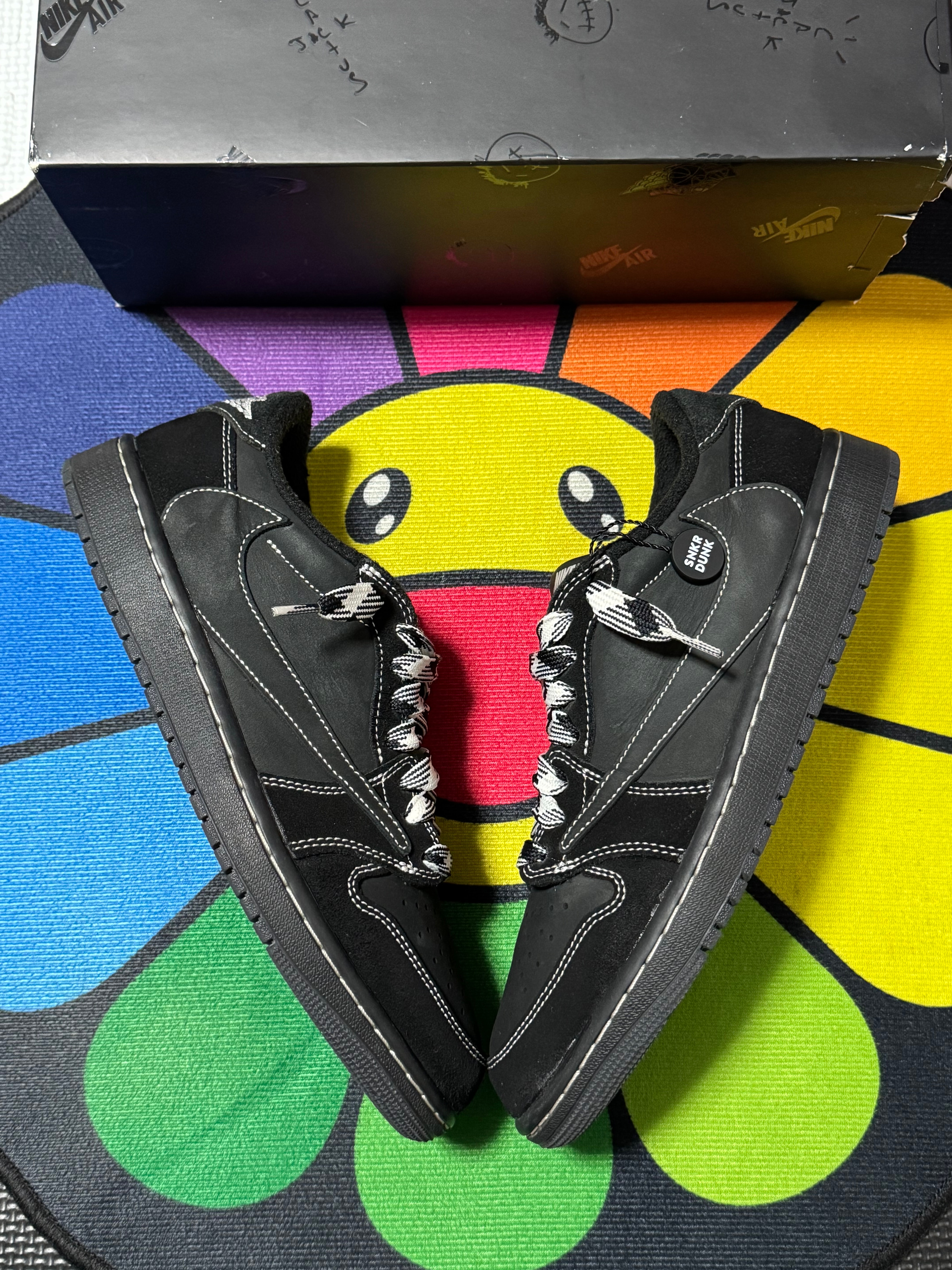 トラヴィススコット × ナイキ エアジョーダン1 ロー OG SP "ブラック ファントム"