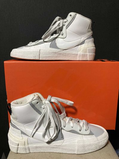 sacai × NIKE BLAZER MID "WHITE/WOLF GREY"