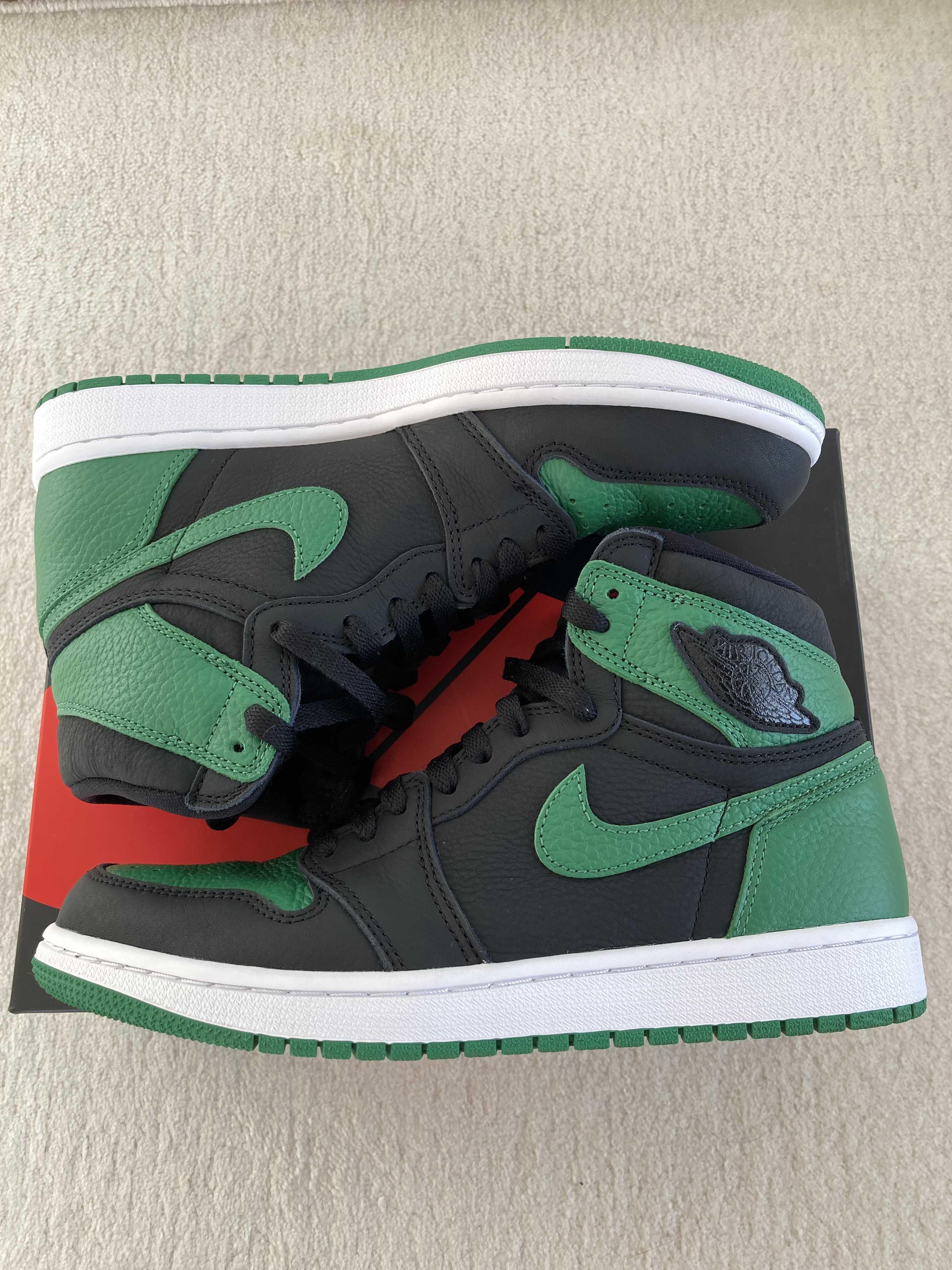 Nike Air Jordan 1 Retro High OG "Black/Pine Green" (2020)