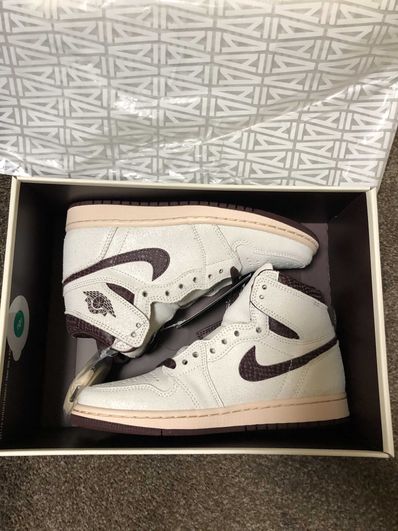 A Ma Maniere × Nike Air Jordan 1 Retro High OG "Sail and Burgundy"