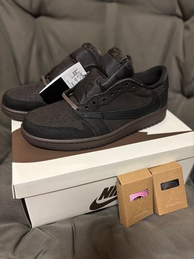 Travis Scott × Nike Air Jordan 1 Low OG SP "Velvet Brown and Dark Mocha"