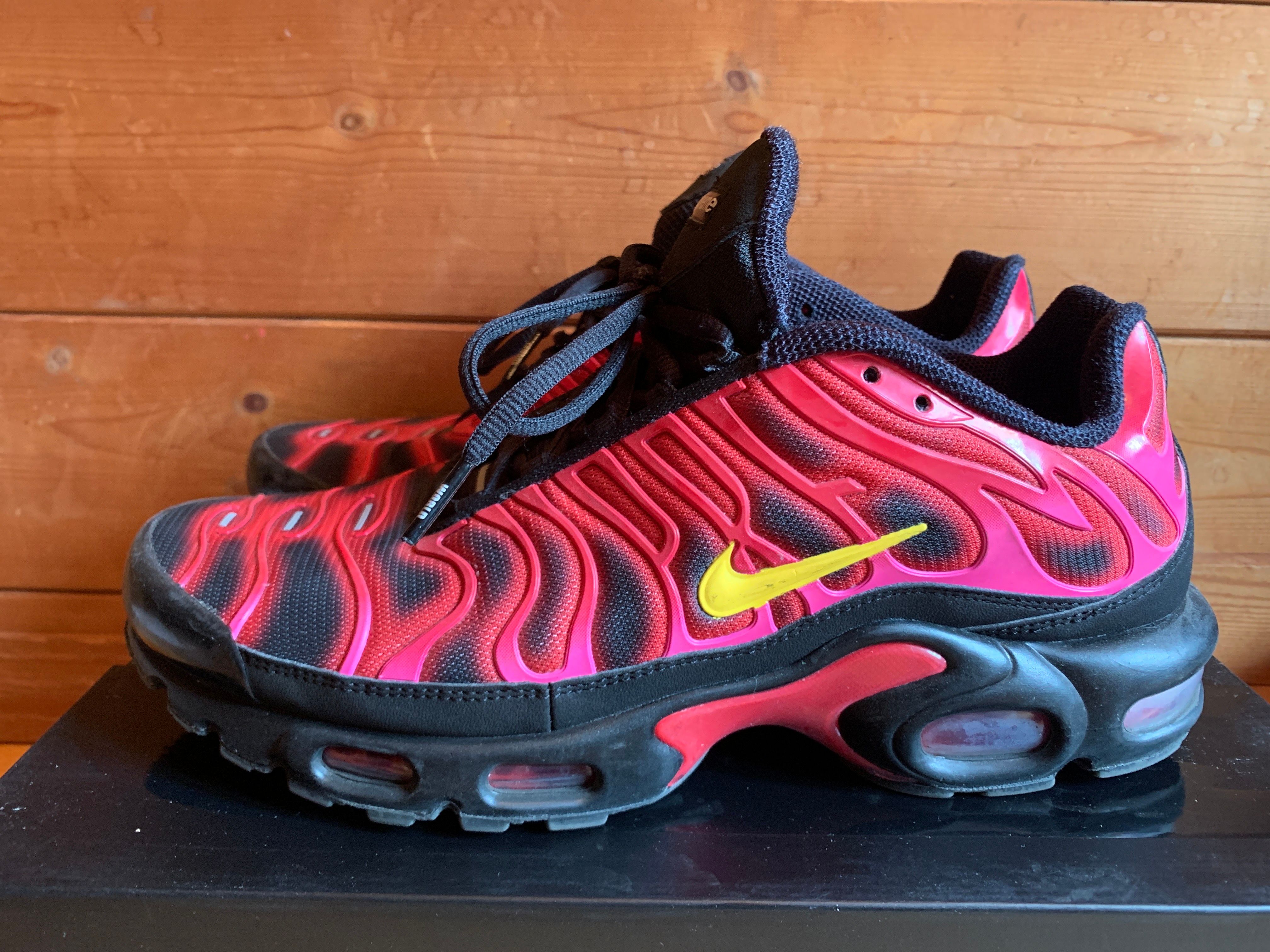 Supreme × Nike Air Max Plus "Hyper Grape"