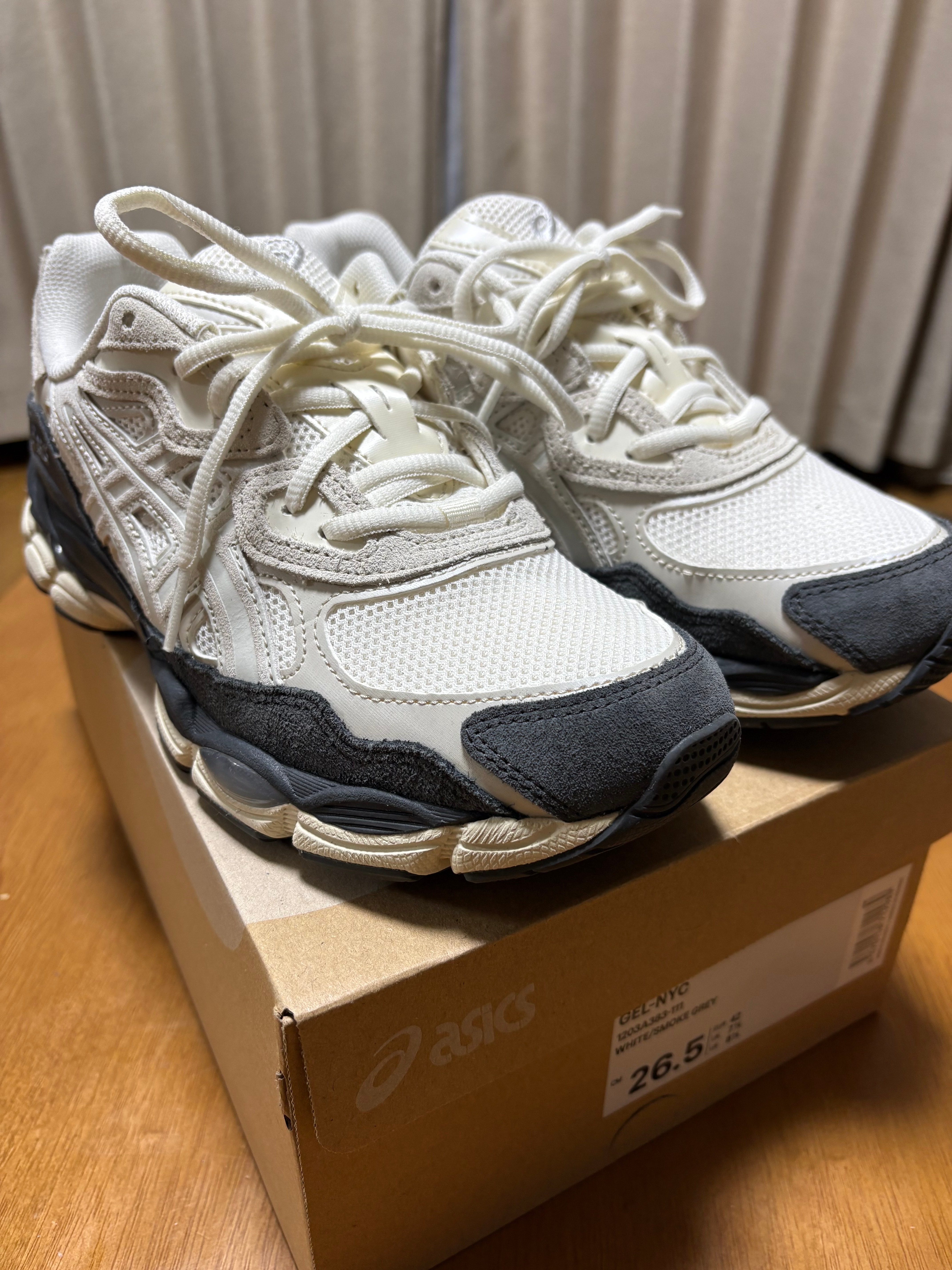 アシックス ゲルNYC "ホワイト/スモークグレー"