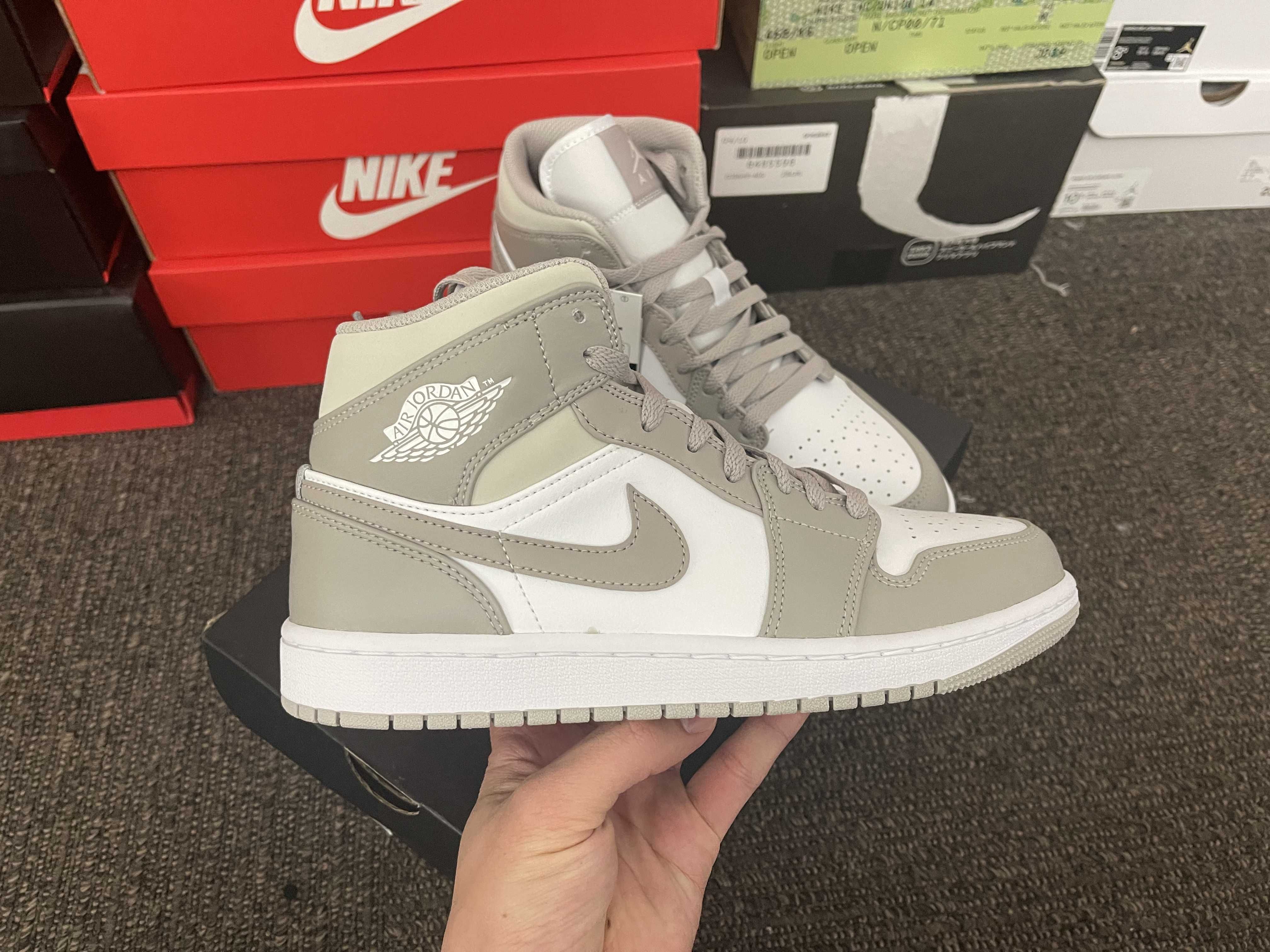 Nike Air Jordan 1 Mid "Linen"