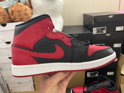 Nike Air Jordan 1 Mid "Bred"