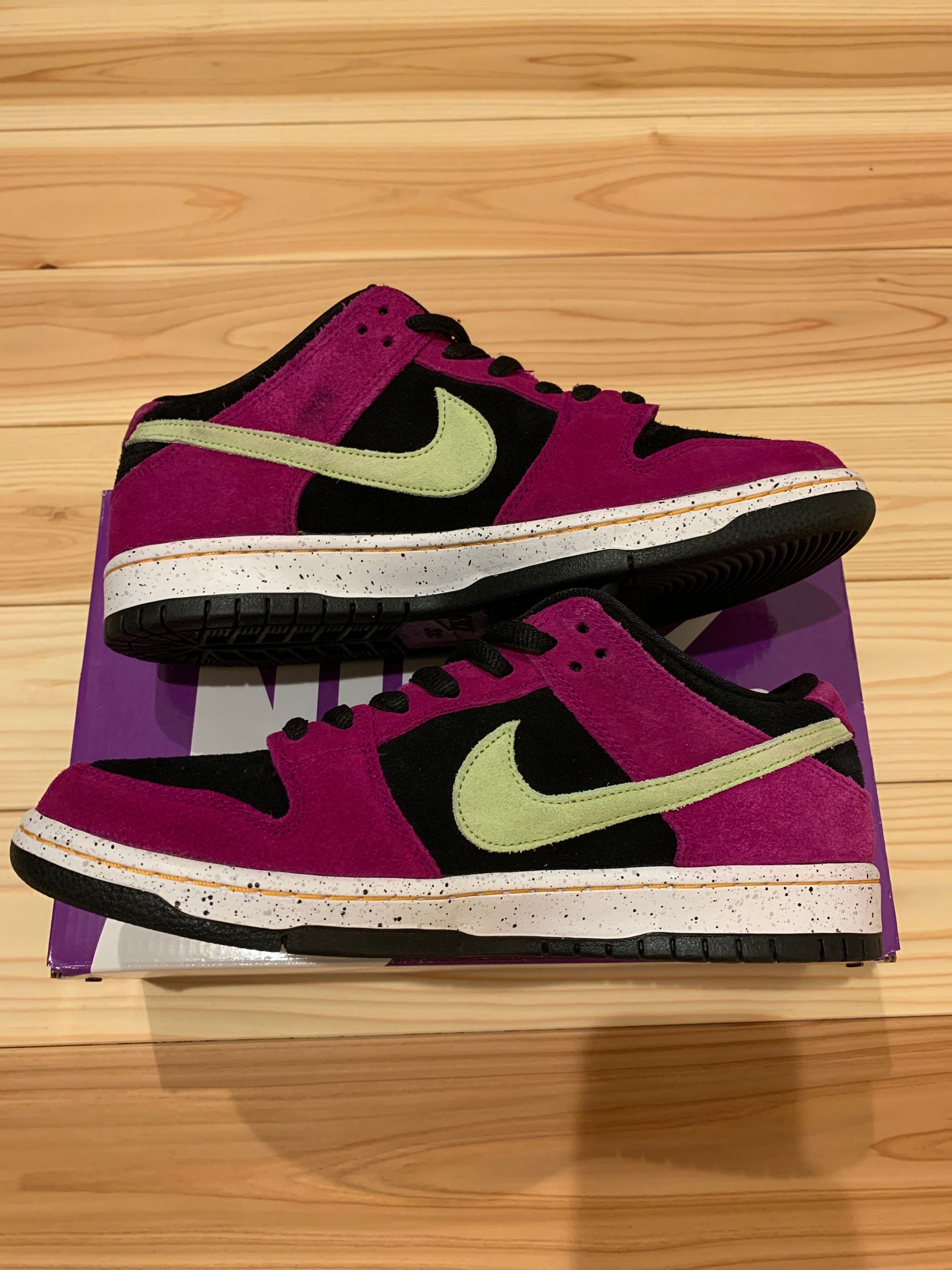 Nike SB Dunk Low "Red Plum"