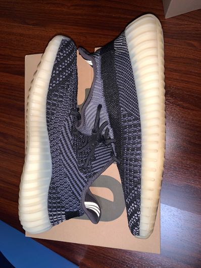 adidas YEEZY Boost 350V2 "Carbon"
