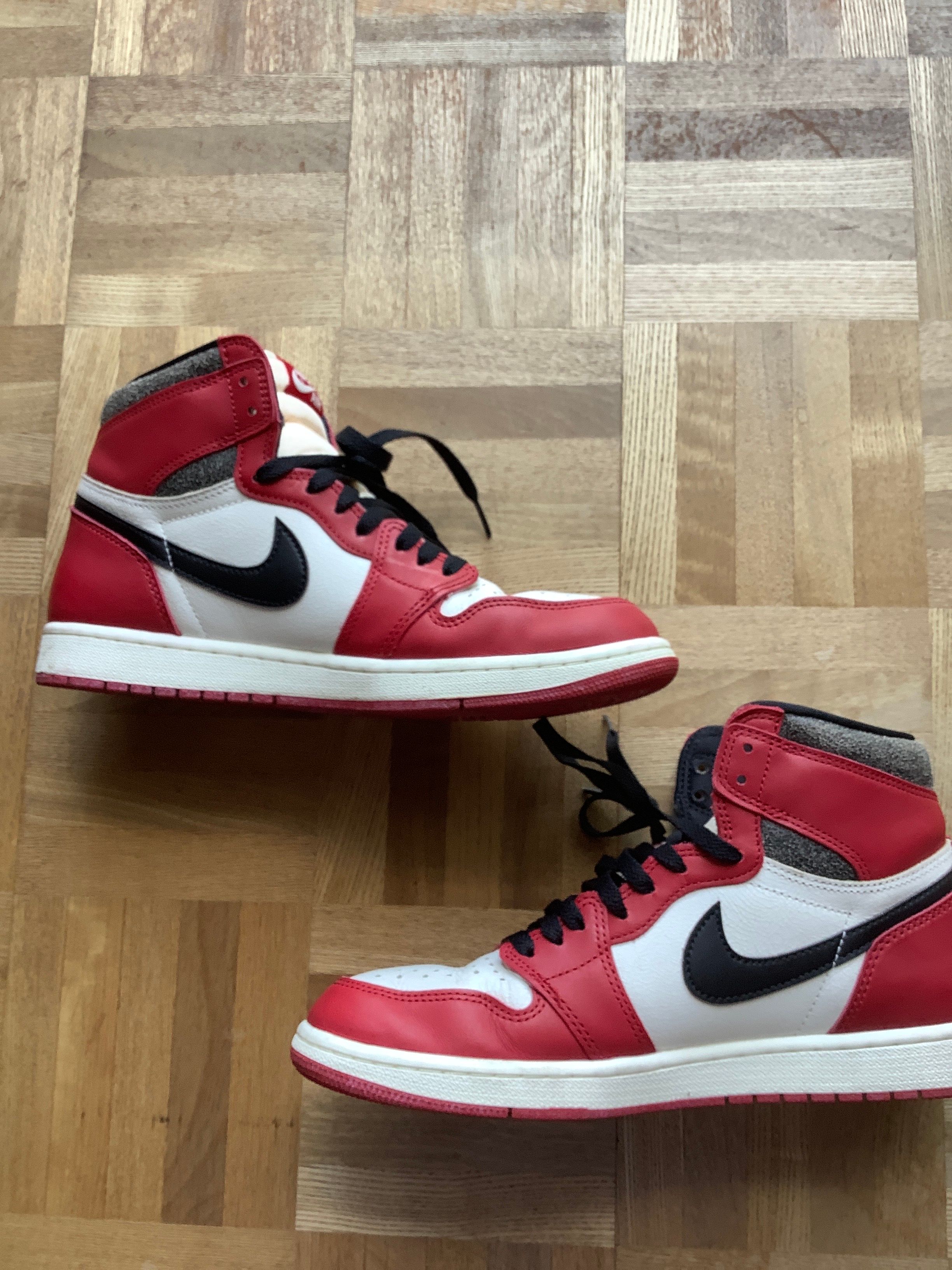 Nike Air Jordan 1 High OG "Lost & Found/Chicago"
