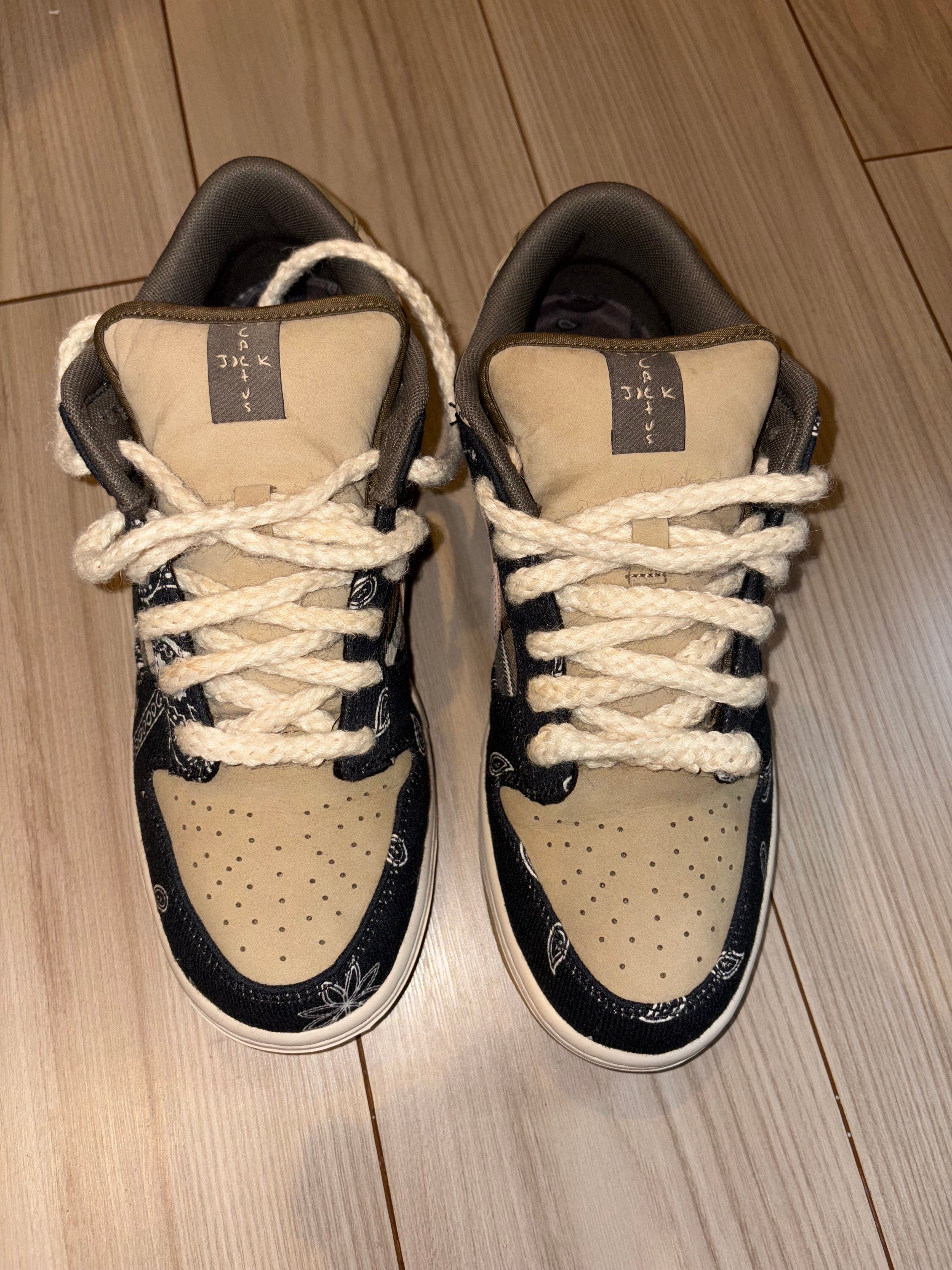 Travis Scott × Nike SB Dunk Low "Black/Parachute Beige"