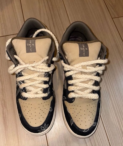 Travis Scott × Nike SB Dunk Low "Black/Parachute Beige"