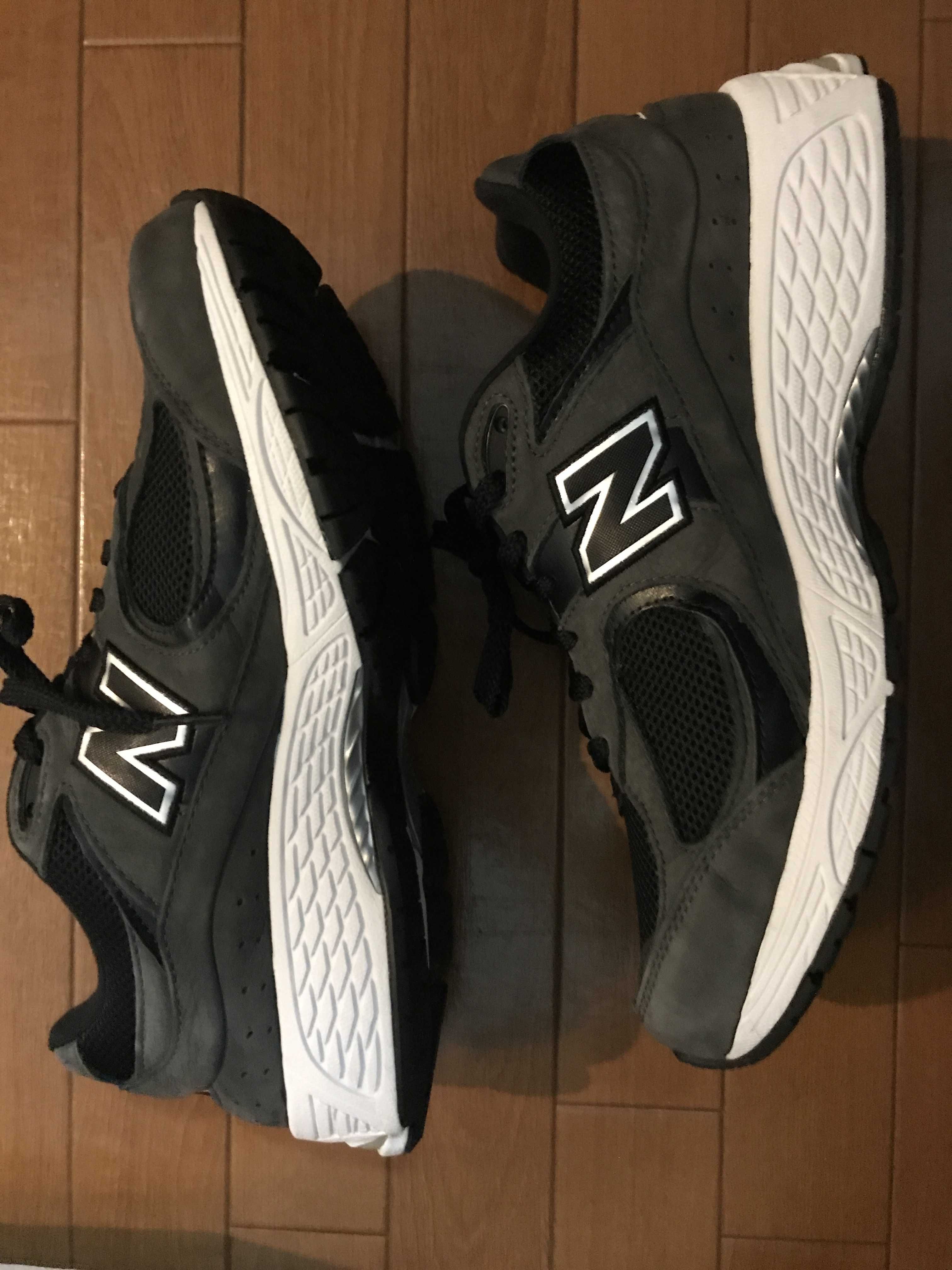 New Balance 2002R "Black/Gray"