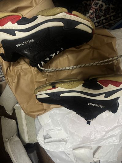 BALENCIAGA Triple S "Black/Red"
