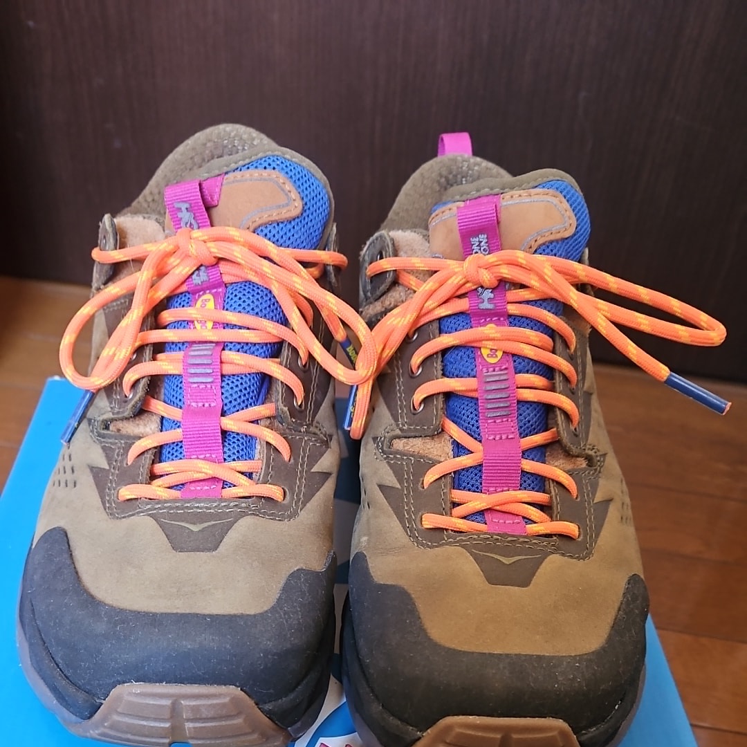 ボデガ × ホカ カハ ロー GTX