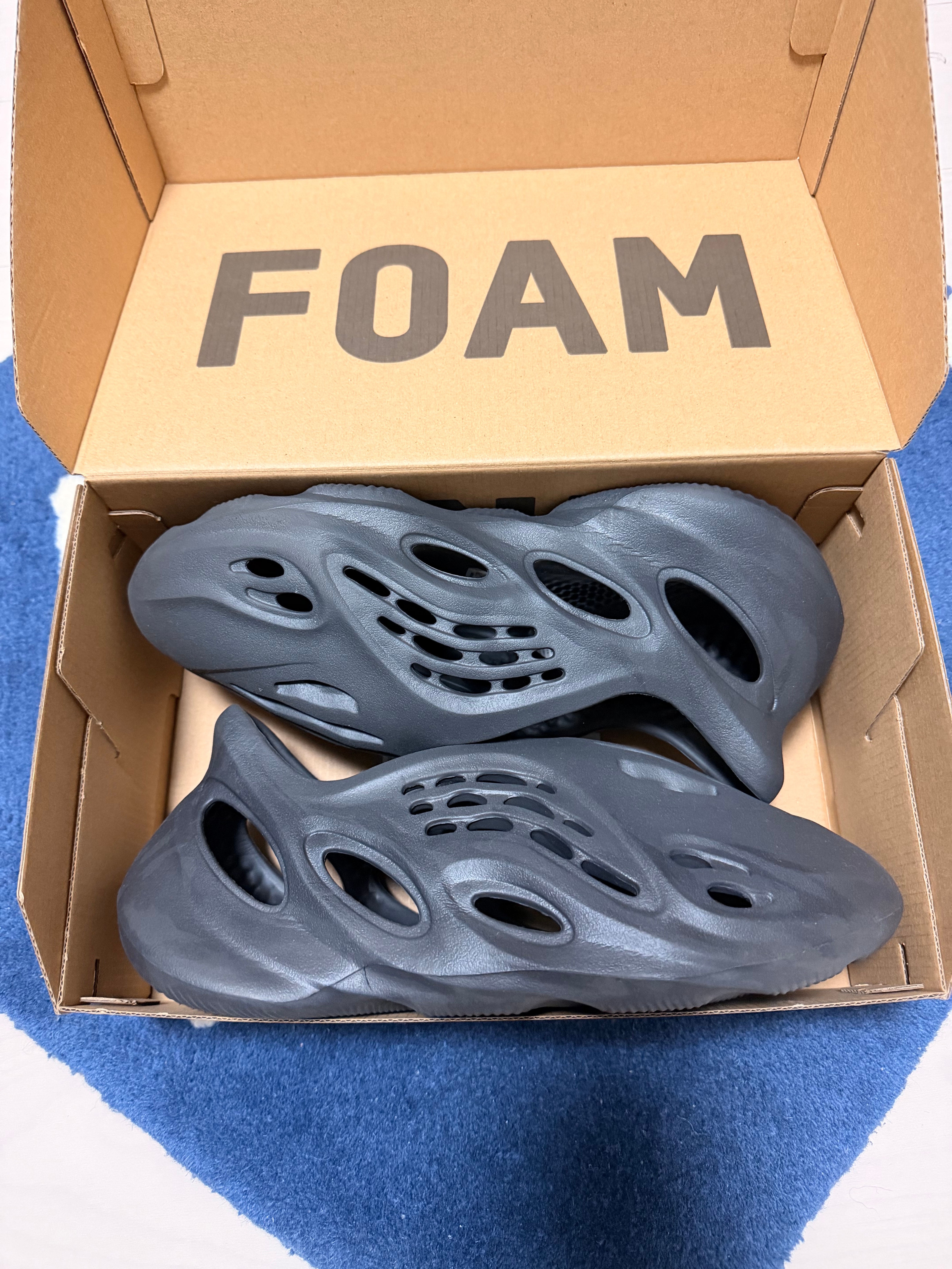 アディダス イージー フォームランナー "オニキス"