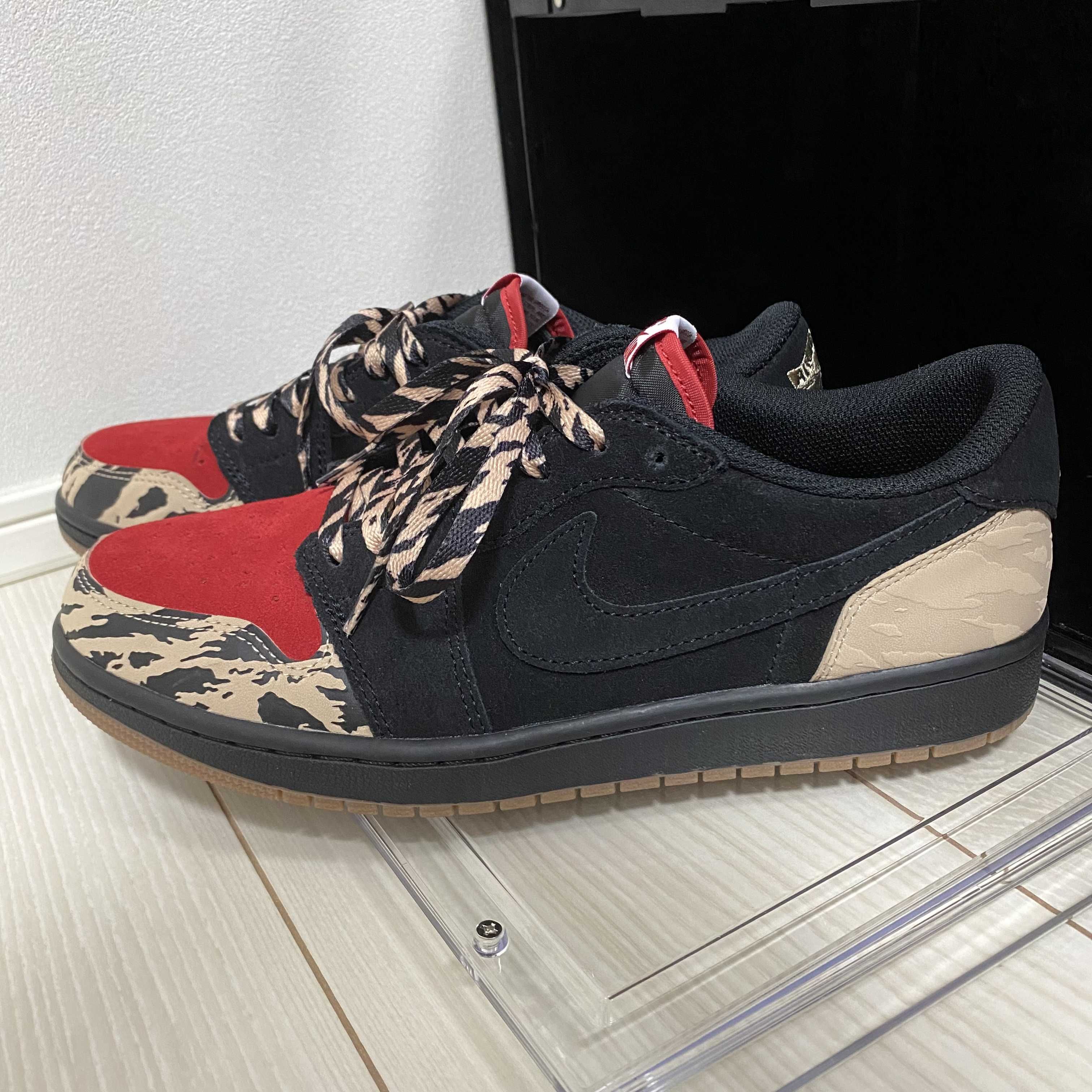 Sole Fly × Nike Air Jordan 1 Low "Black and Sport Red"